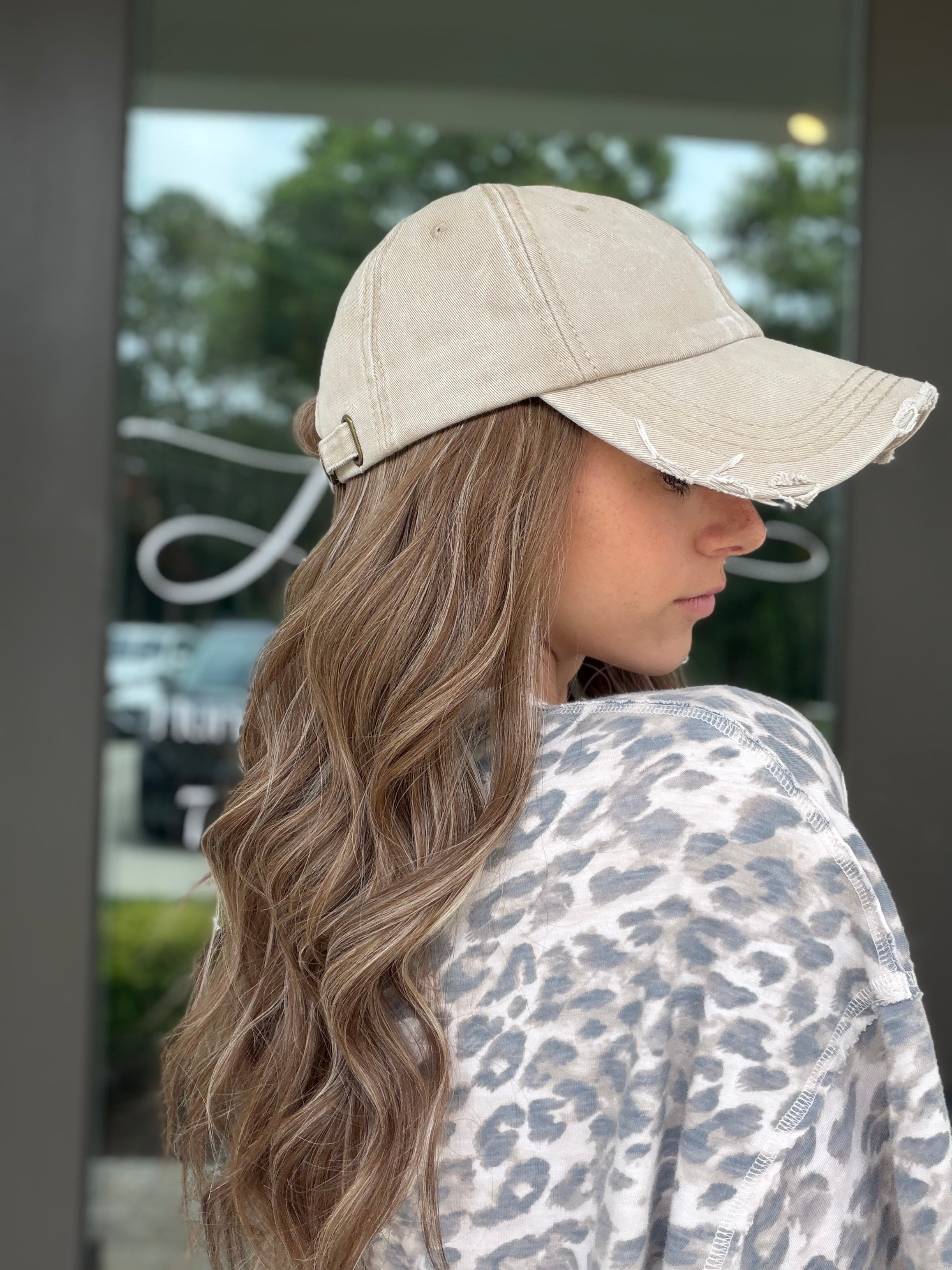RESALE: SS-0003 “Kathy” Hat Wig (M) 22”