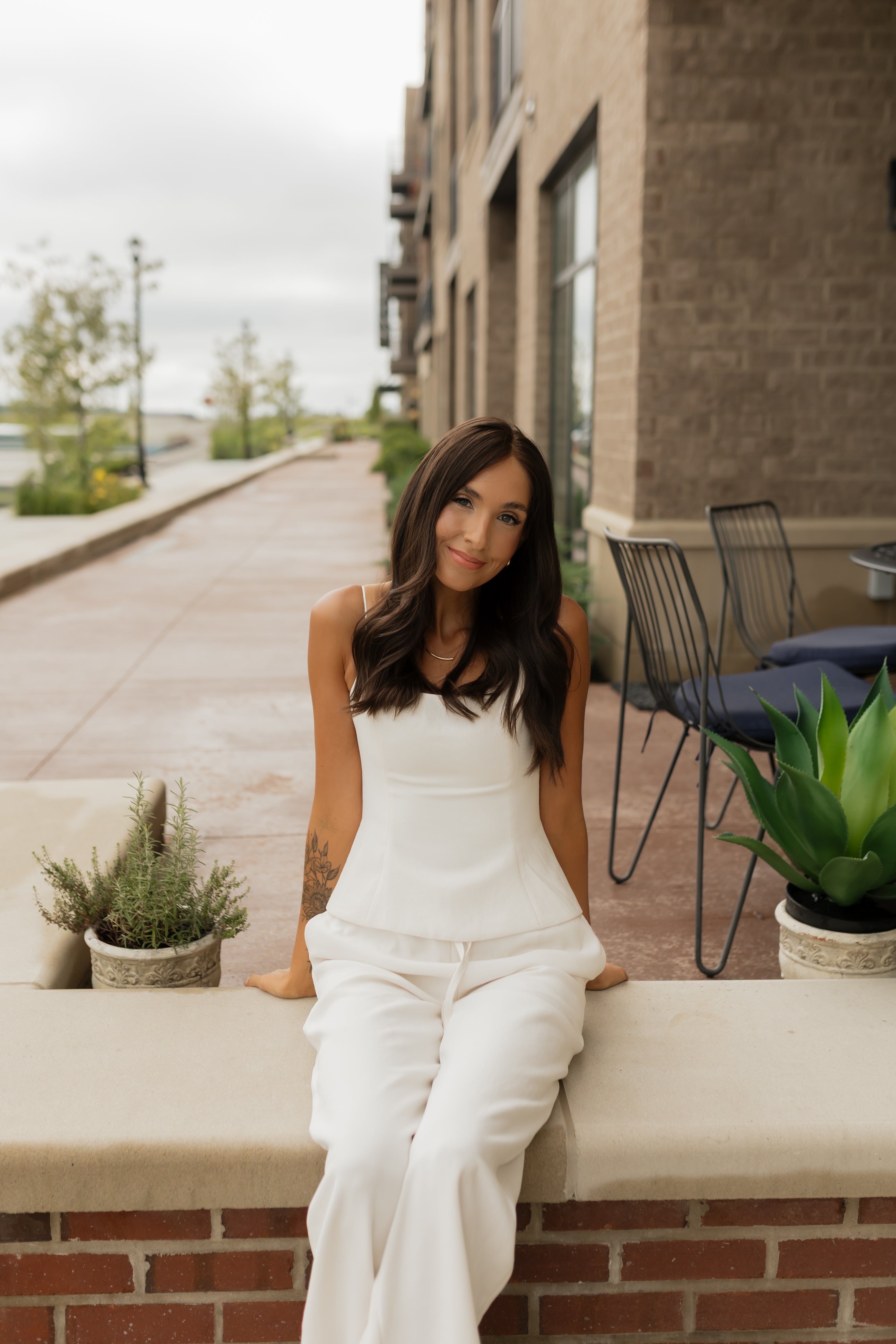 <b>Bella</b><br><u>xs</u> <br> <l> Classic European Collection </l> <br> 20” Lace Top Wig