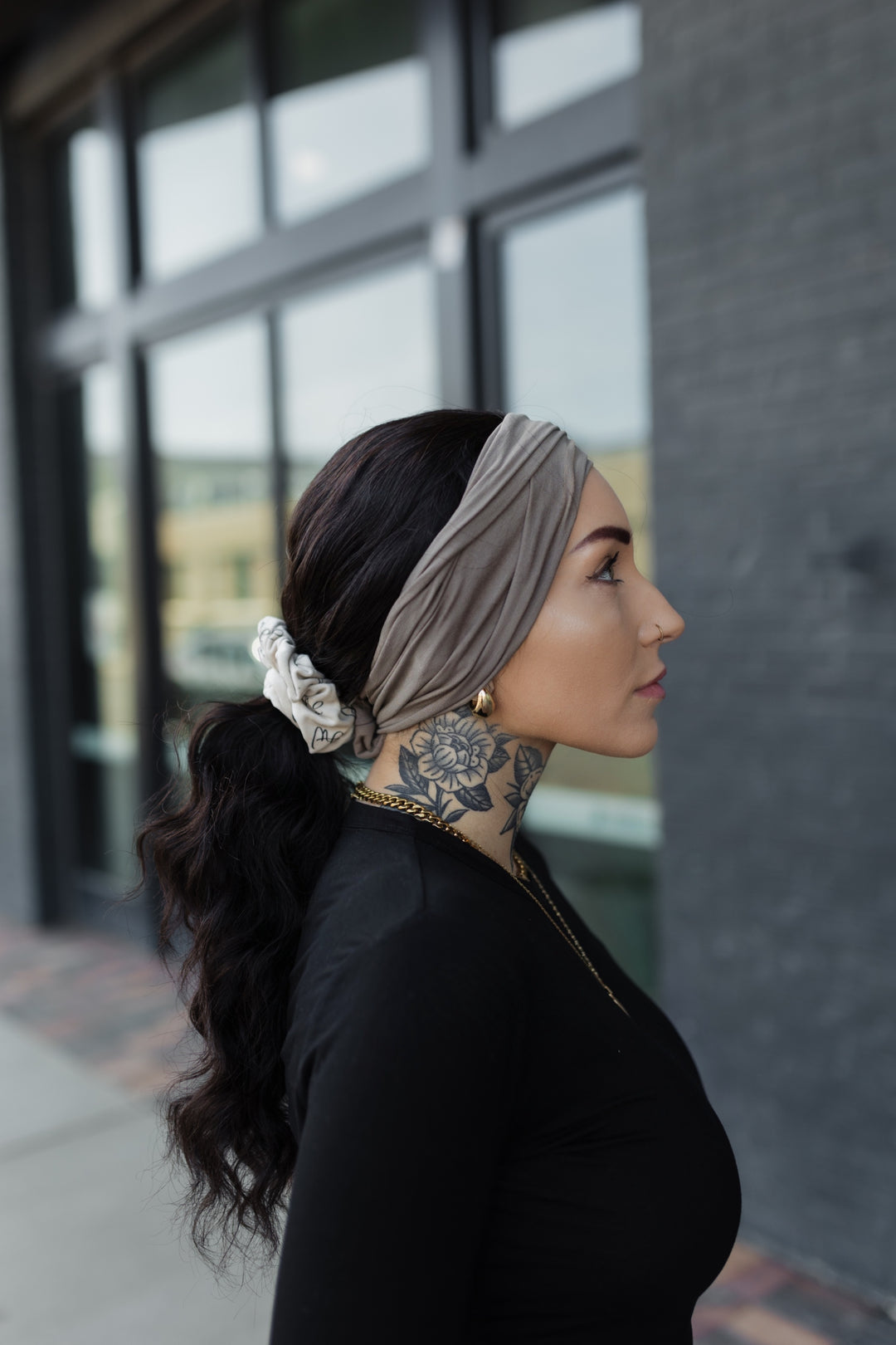 “Wavy Halle” Everyday Headband Wig 22” (choose your size)