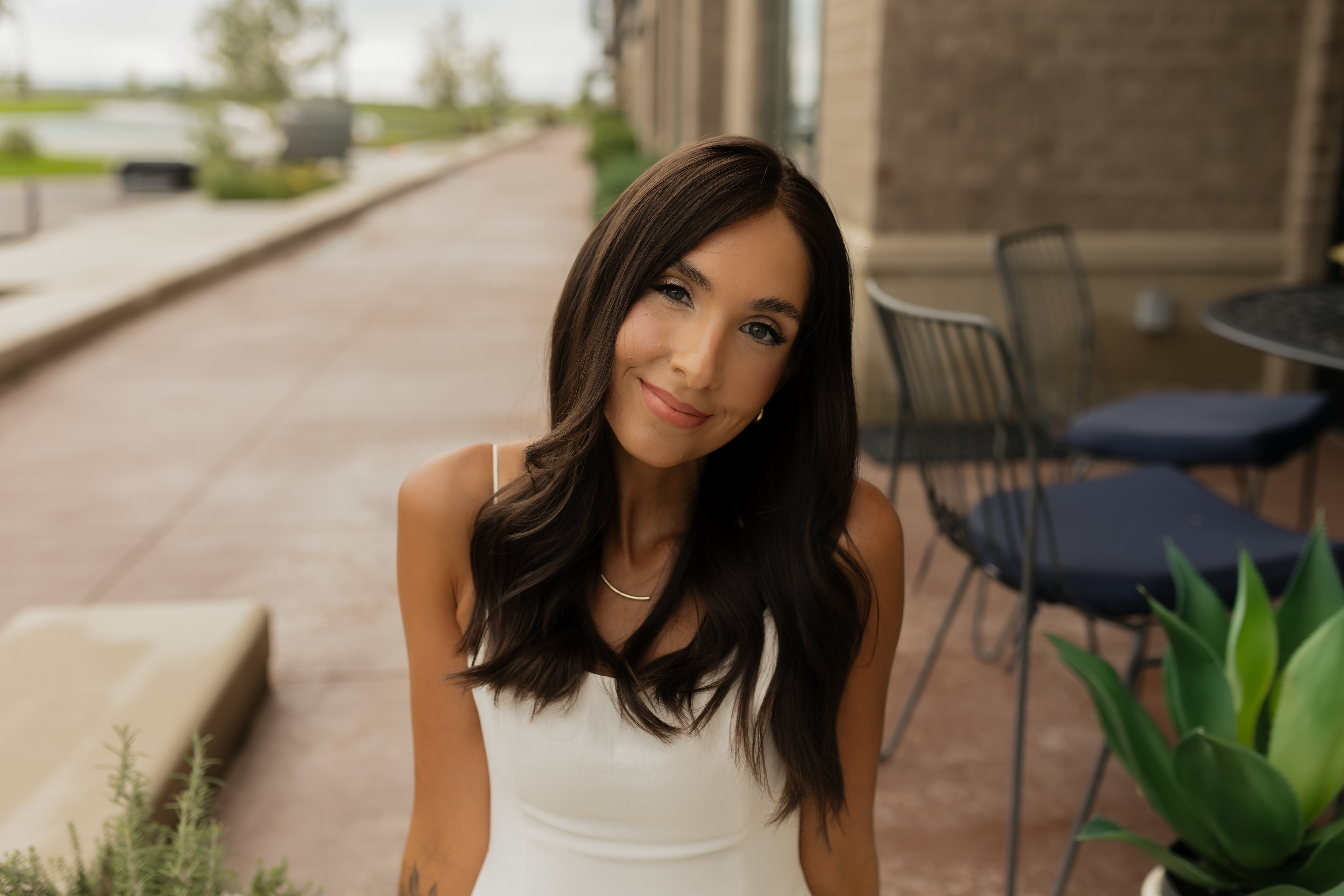 <b>Bella</b><br><u>xs</u> <br> <l> Classic European Collection </l> <br> 20” Lace Top Wig