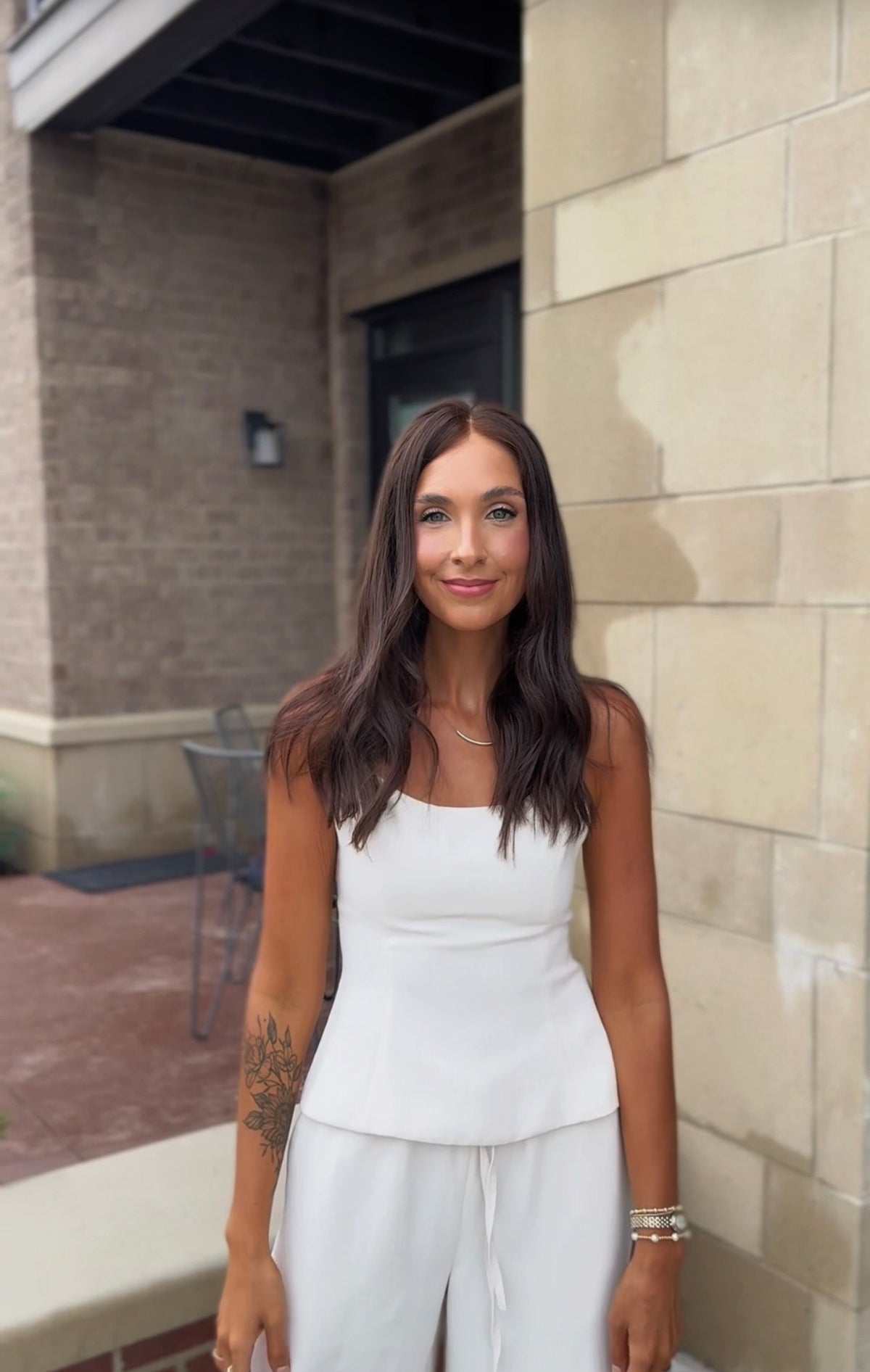 <b>Bella</b><br><u>M</u> <br> <l>Classic European Collection</l> <br> 20” Lace Top Wig