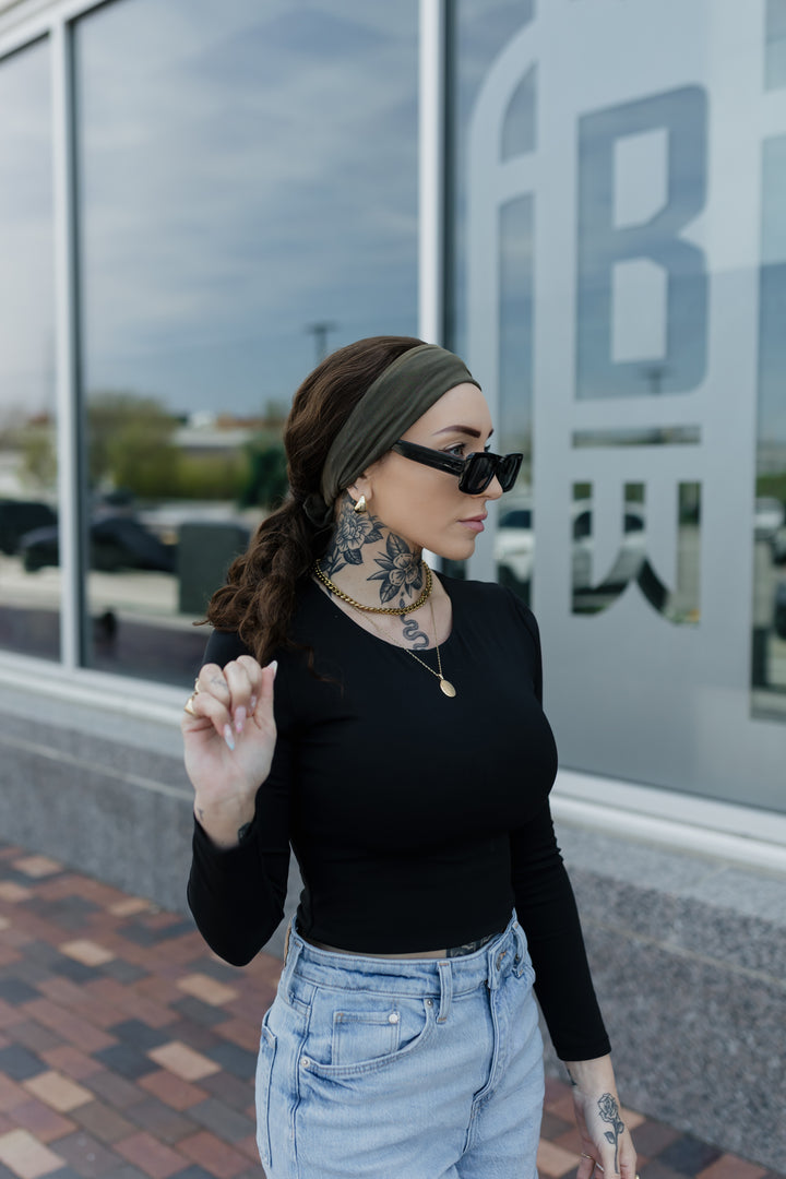 “Wavy Stephanie” Everyday Headband Wig 22” (choose your size)