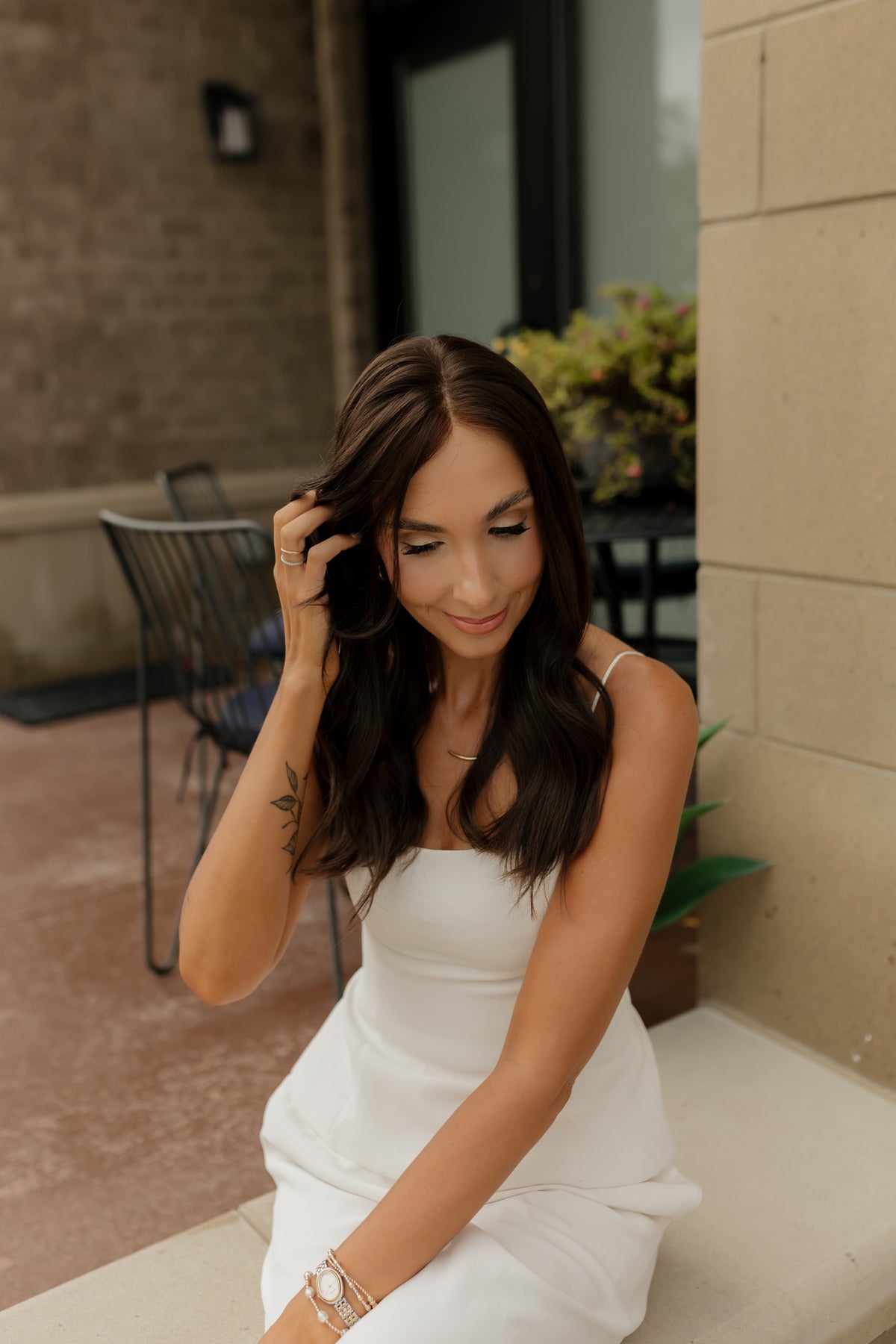 <b>Bella</b><br><u>xs</u> <br> <l> Classic European Collection </l> <br> 20” Lace Top Wig