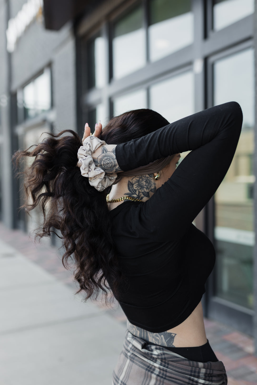 “Wavy Halle” Everyday Headband Wig 22” (choose your size)