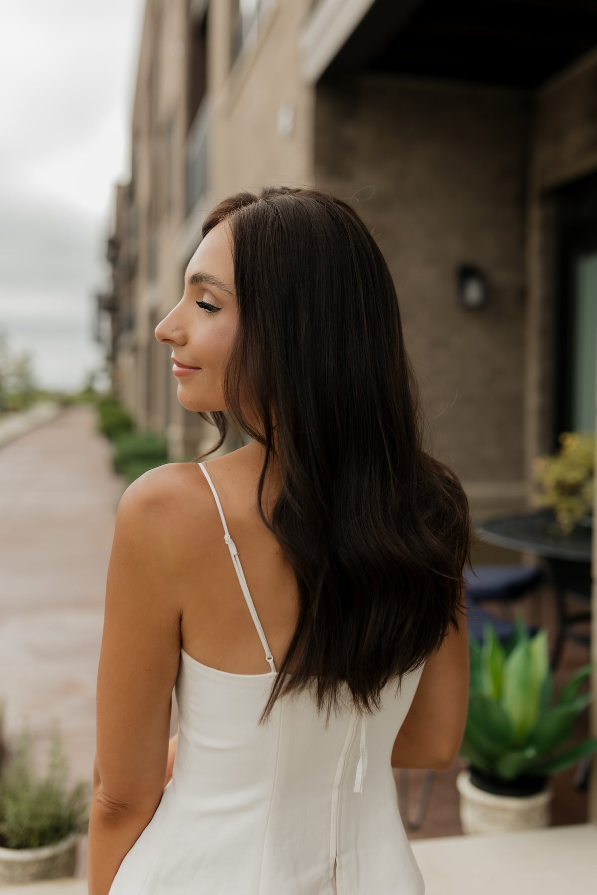 <b>Bella</b><br><u>xs</u> <br> <l> Classic European Collection </l> <br> 20” Lace Top Wig