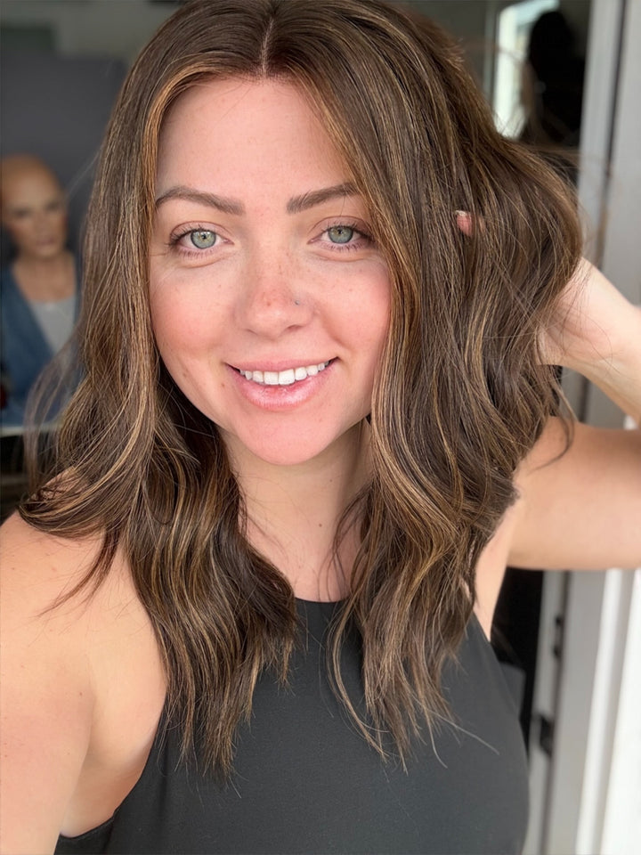 “Isabella” [M] 18” Lace Top Wig