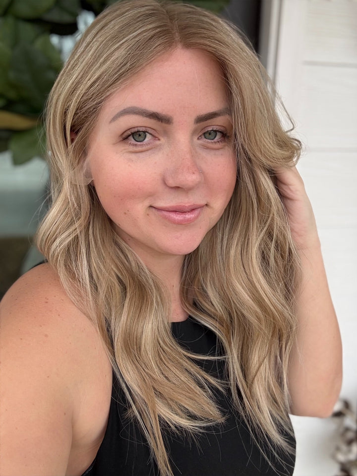 “Anniston” [M] 20” Lace Top Wig