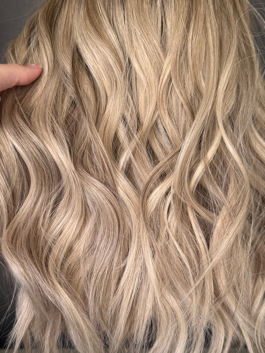 “Annalise” [S] 18” Lace Top Wig