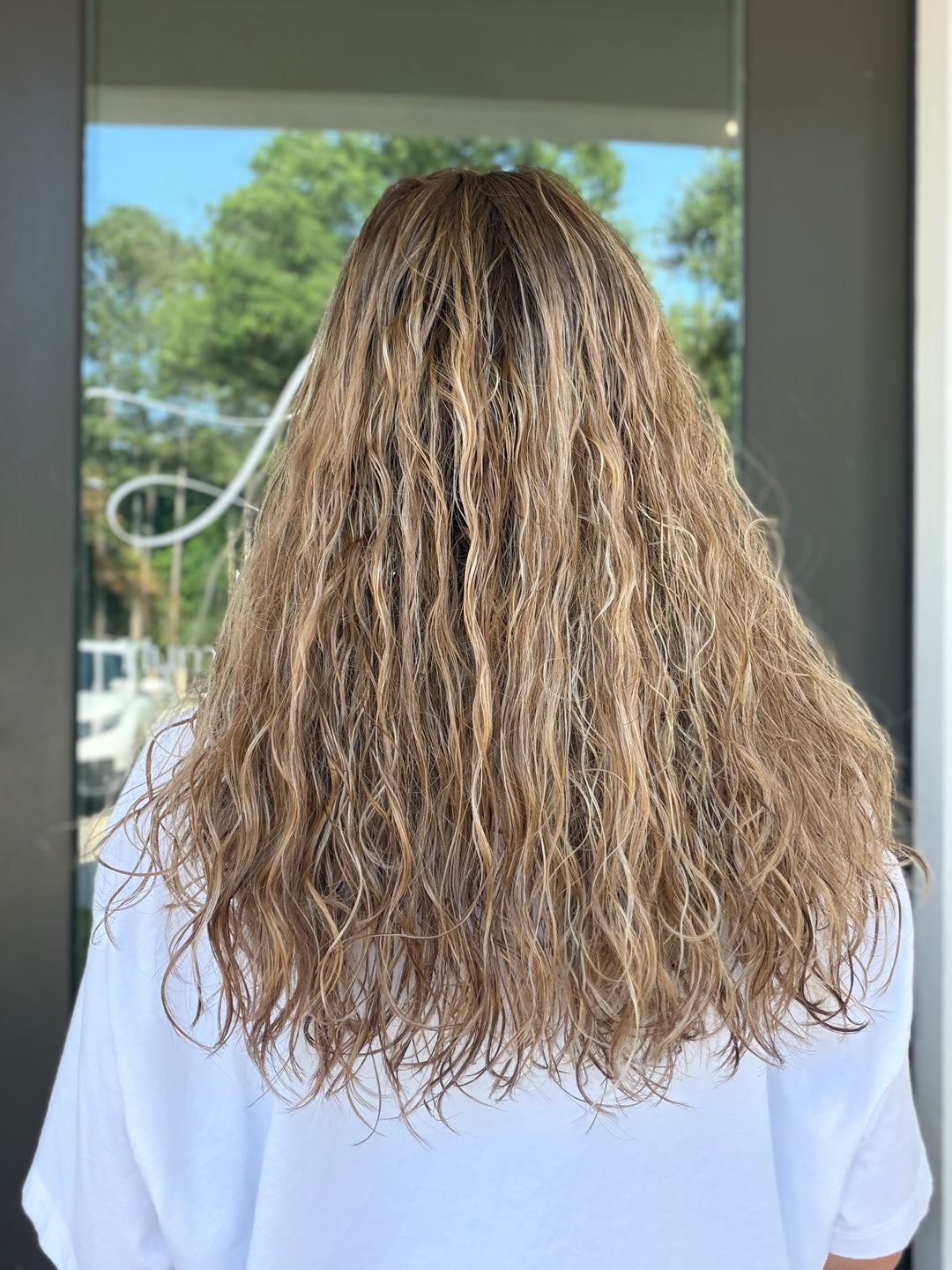 Wavy Grace (M) 20" Lace Top Wig