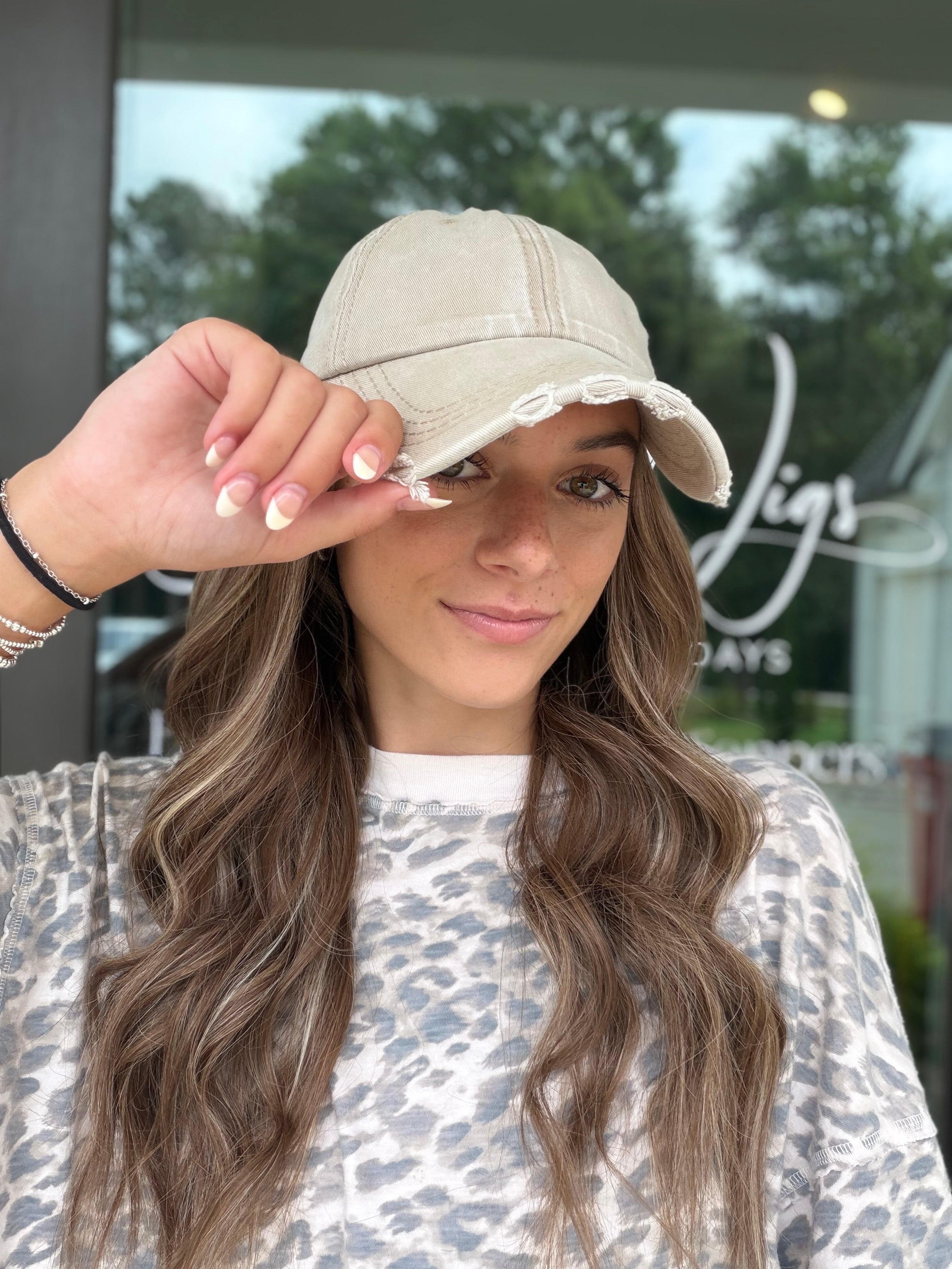 RESALE: SS-0003 “Kathy” Hat Wig (M) 22”
