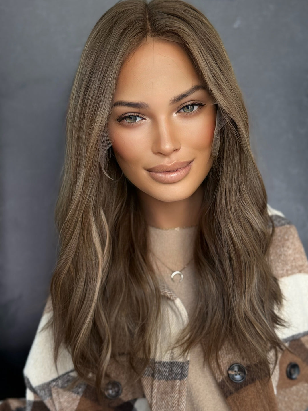REFURBISHED “Pippa” [M] 20” Lace Top Wig