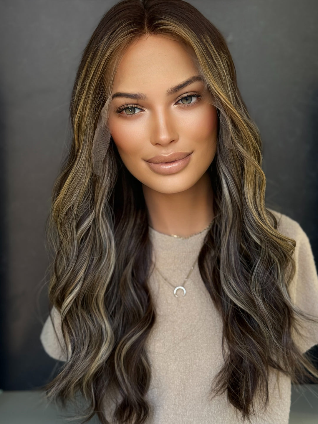 “4B2814” [L] 22” Lace Top Wig