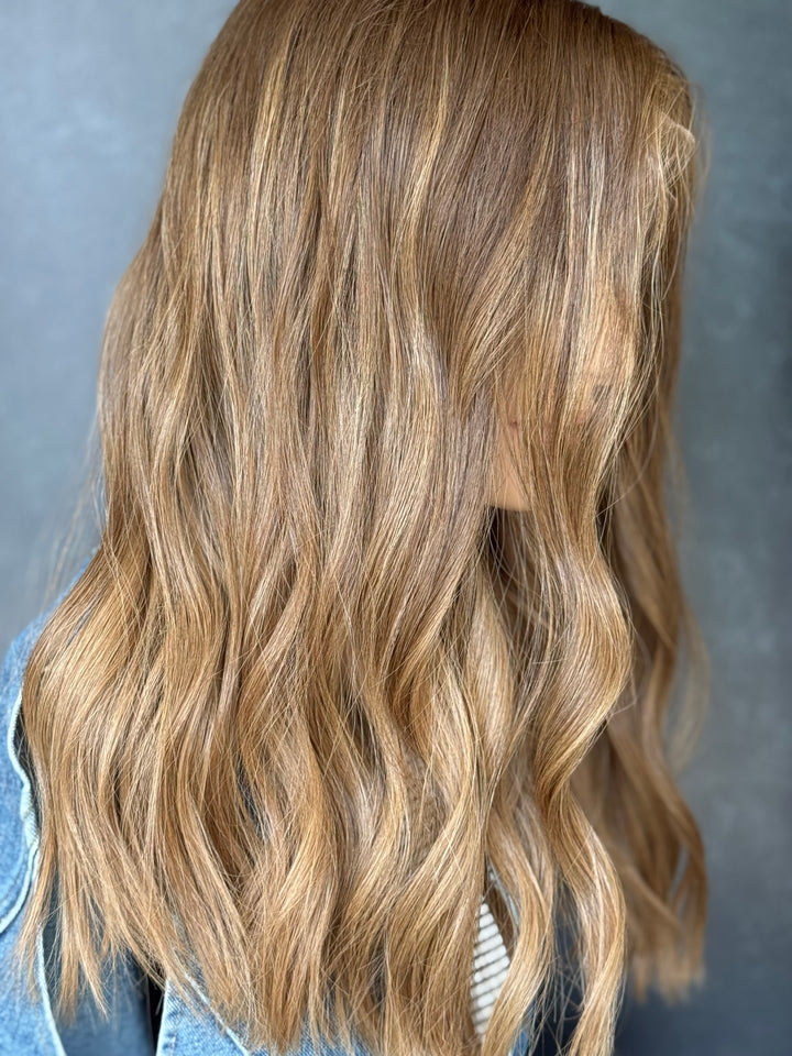 “Autumn” [M] 18” Lace top wig