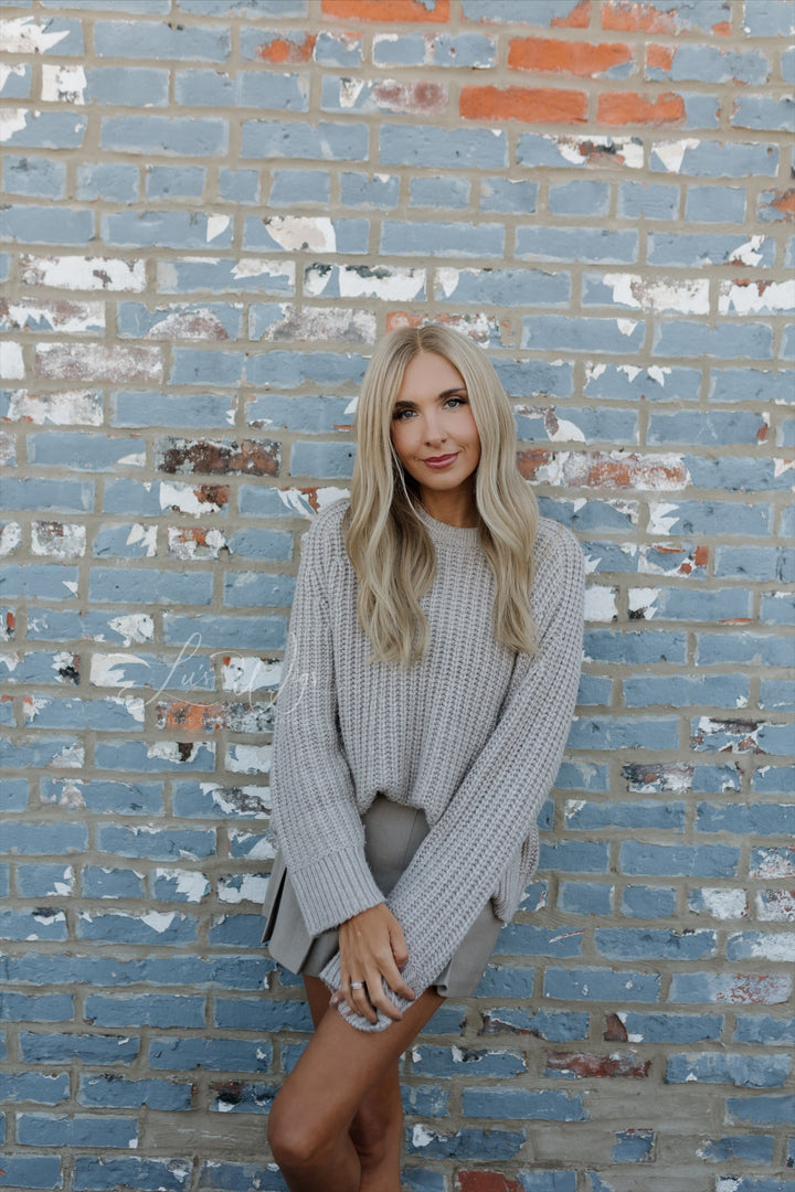 “Opal” [M] 20” Glam Lace Top Wig