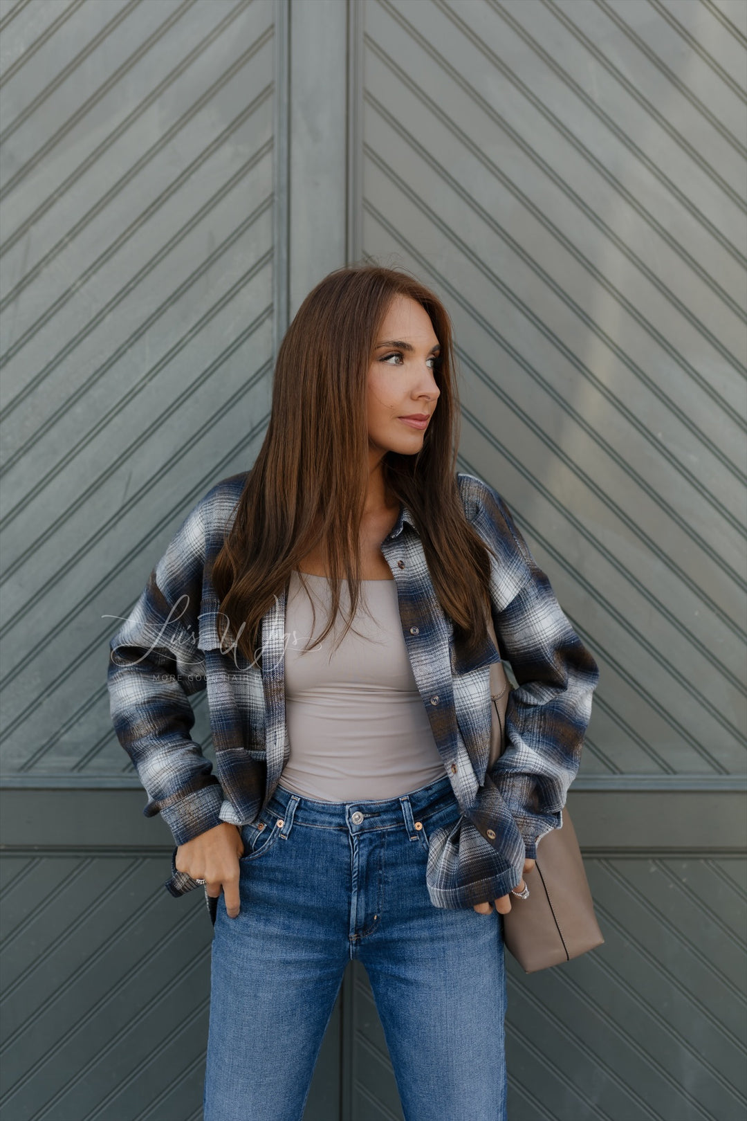 “Sienna” [M] 20” Glam Lace Top Wig