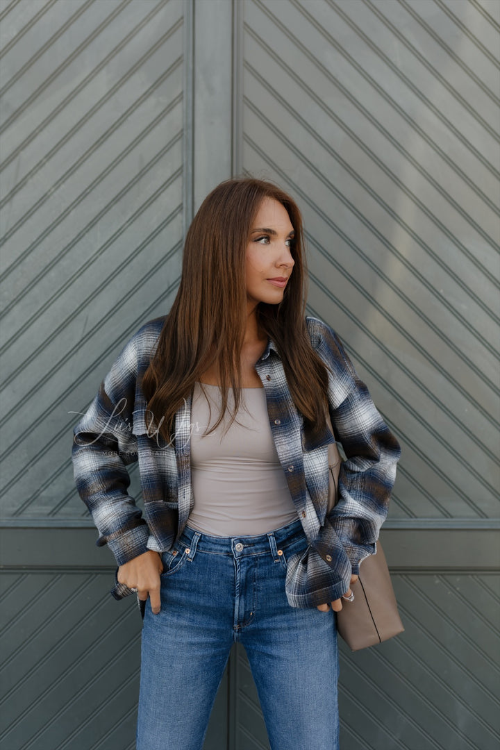 “Sienna” [M] 20” Glam Lace Top Wig