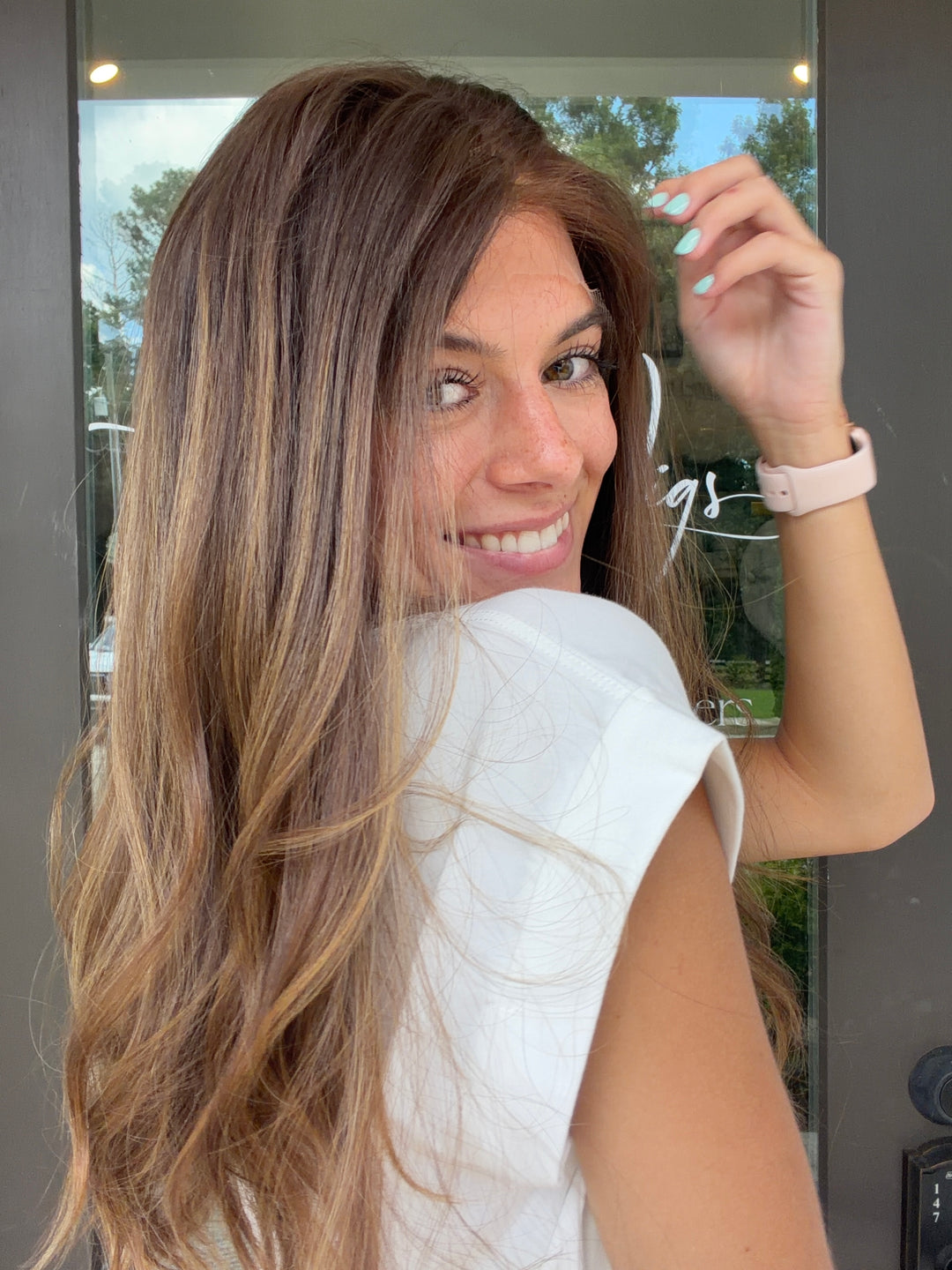 Mel 20" Euro Lace Top Wig – Medium Brown with highlights Large Cap | Lu&