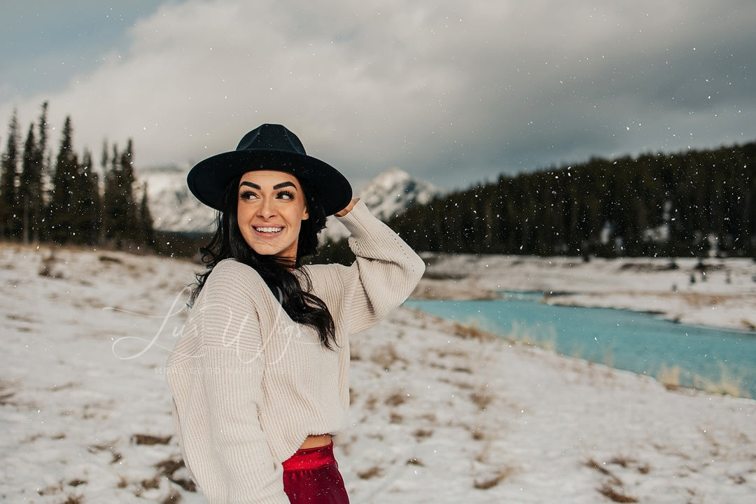 “Jordyn” 22” [M] Lace Top Wig