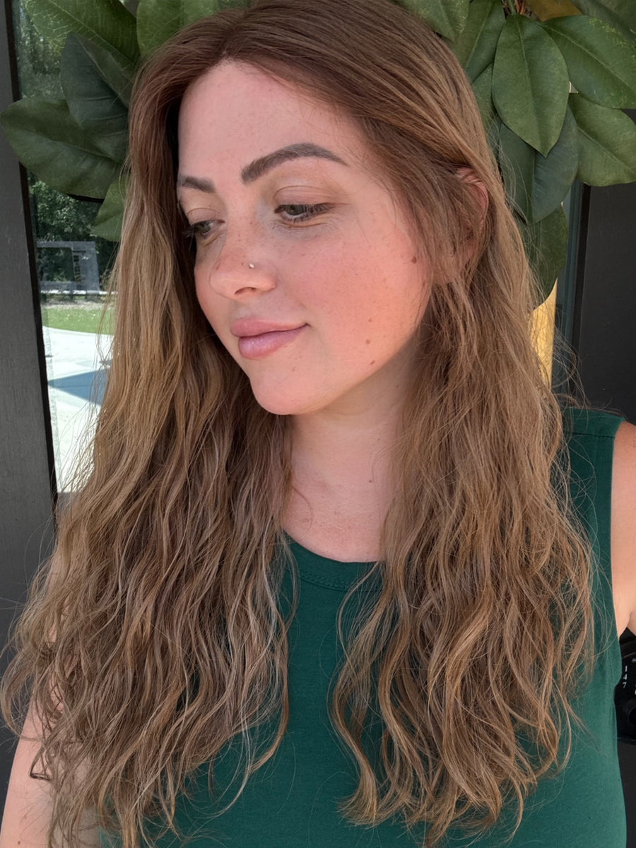 “Jessi” [S] 22” Wavy Lace Top Wig