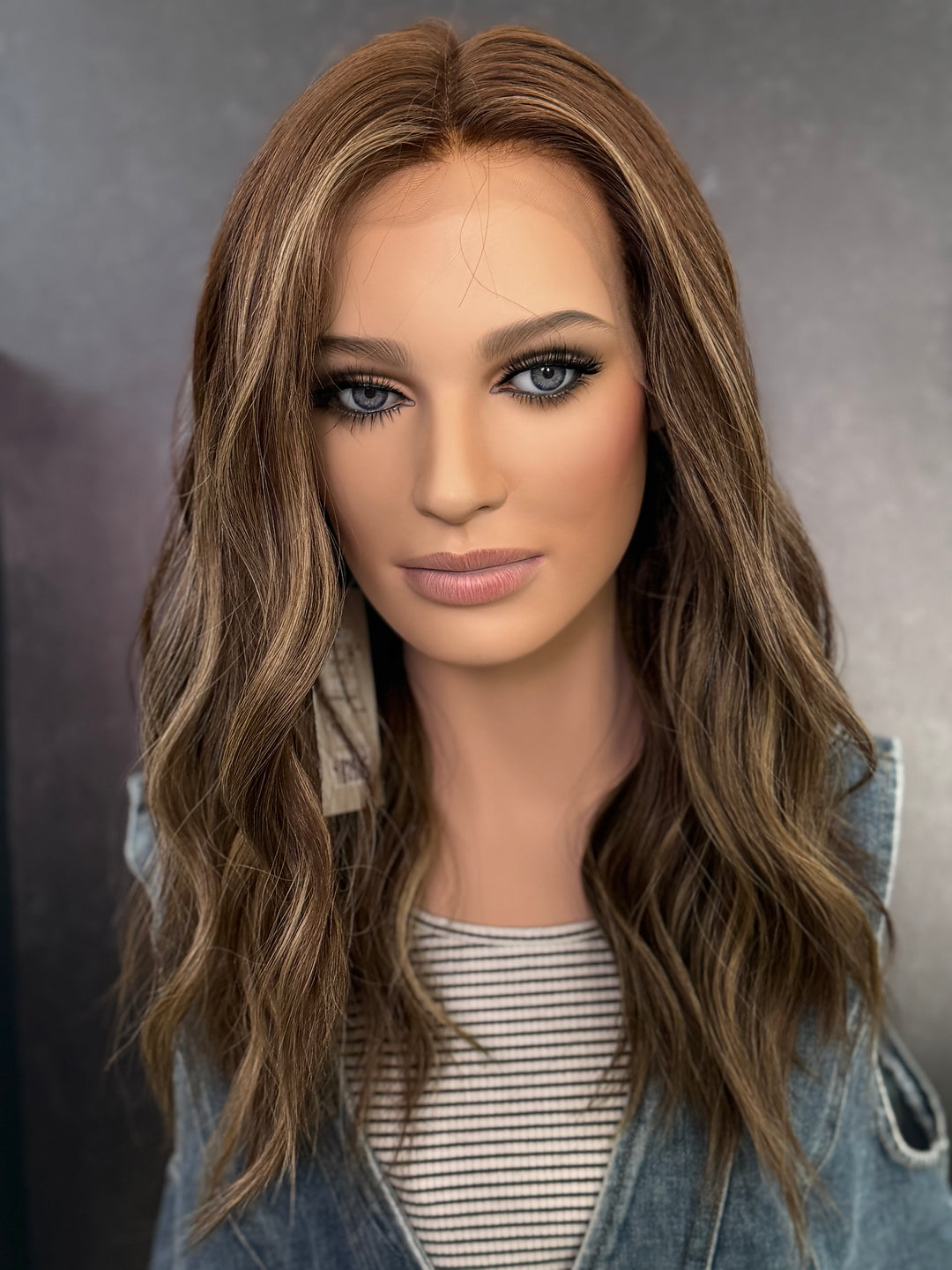 “4b2825” 18” [L] Lace Top Wig