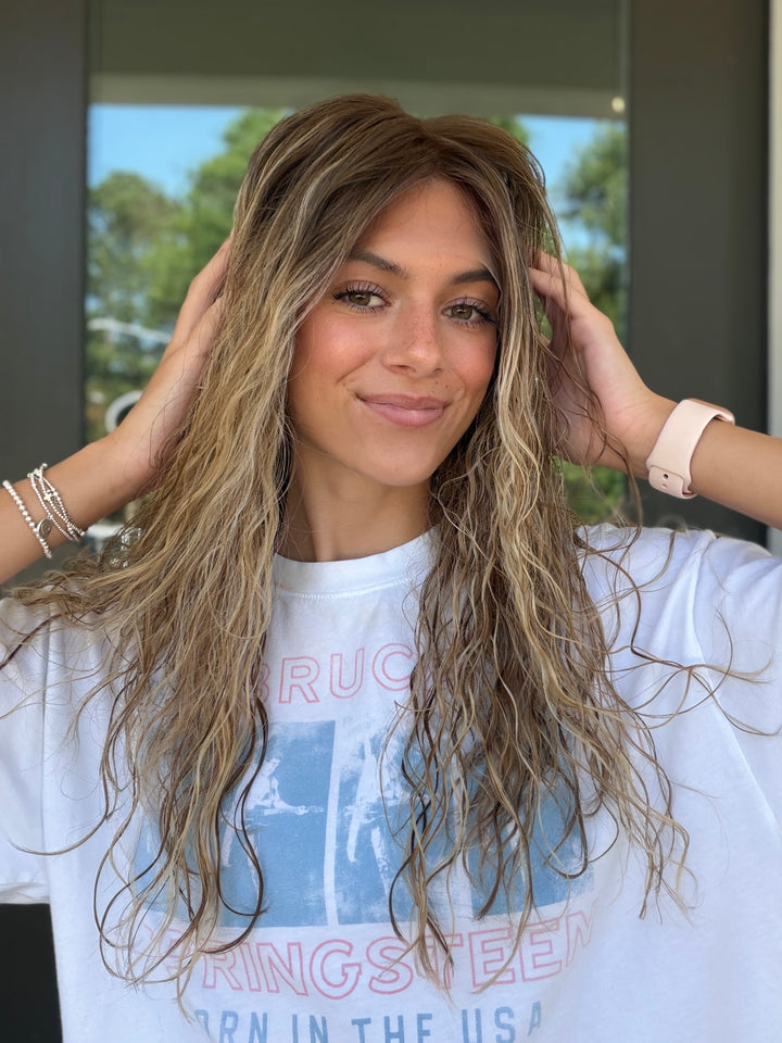 Wavy Grace (M) 20" Lace Top Wig