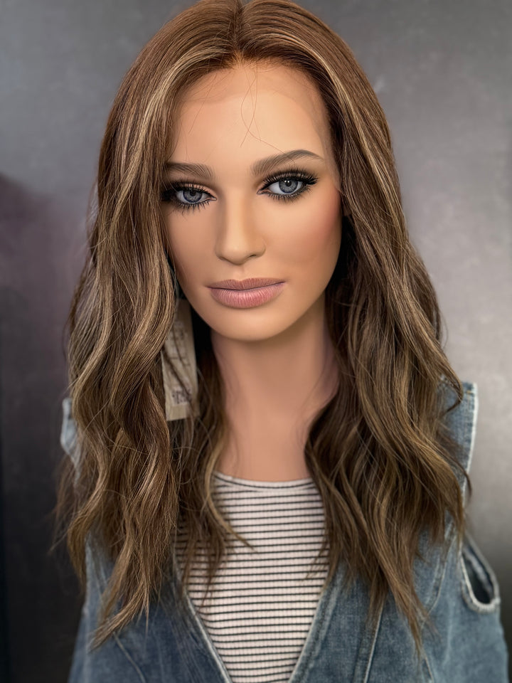 “4b2825” 18” [L] Lace Top Wig