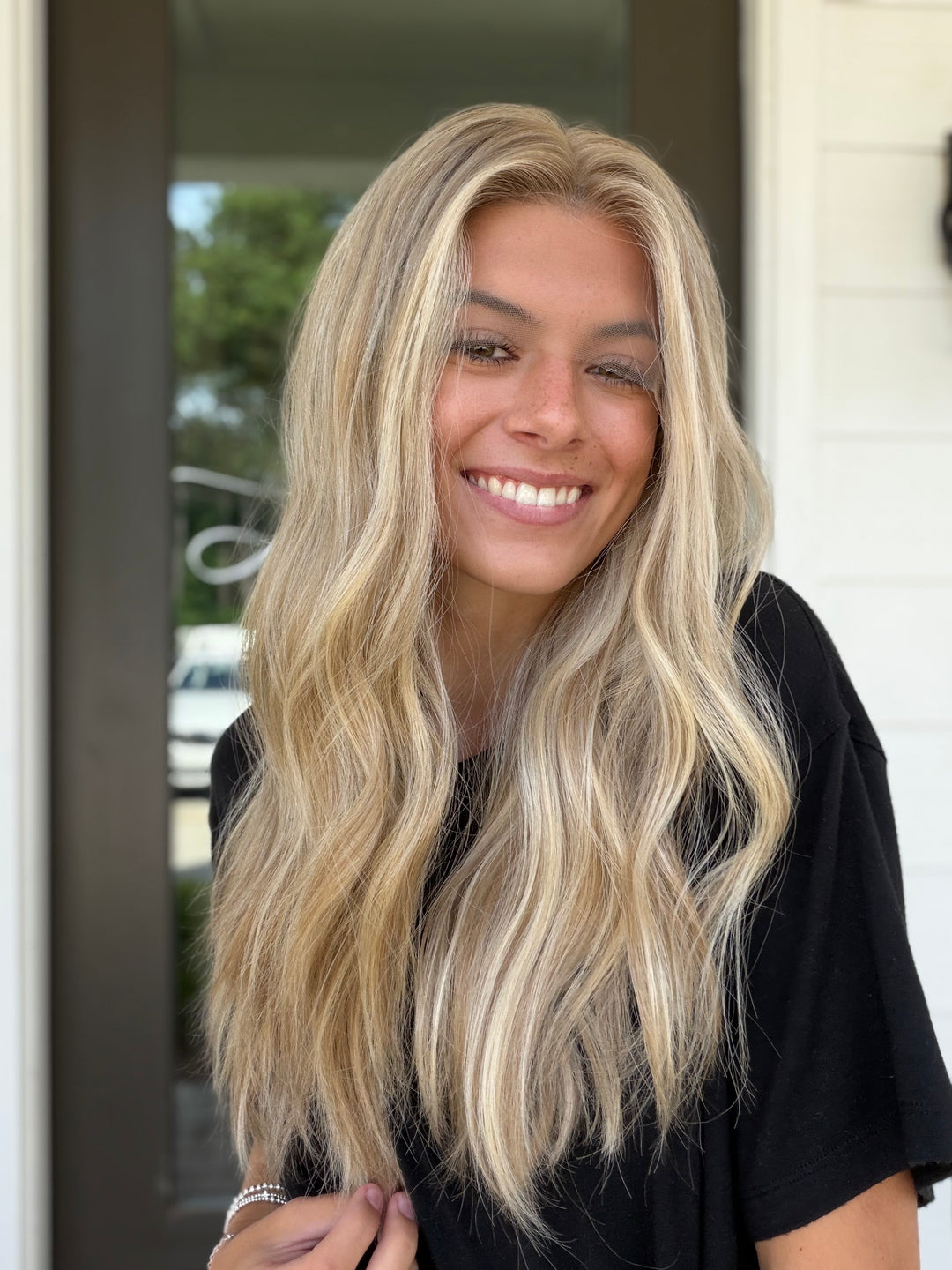 Anniston (S) 22” Lace Top Wig