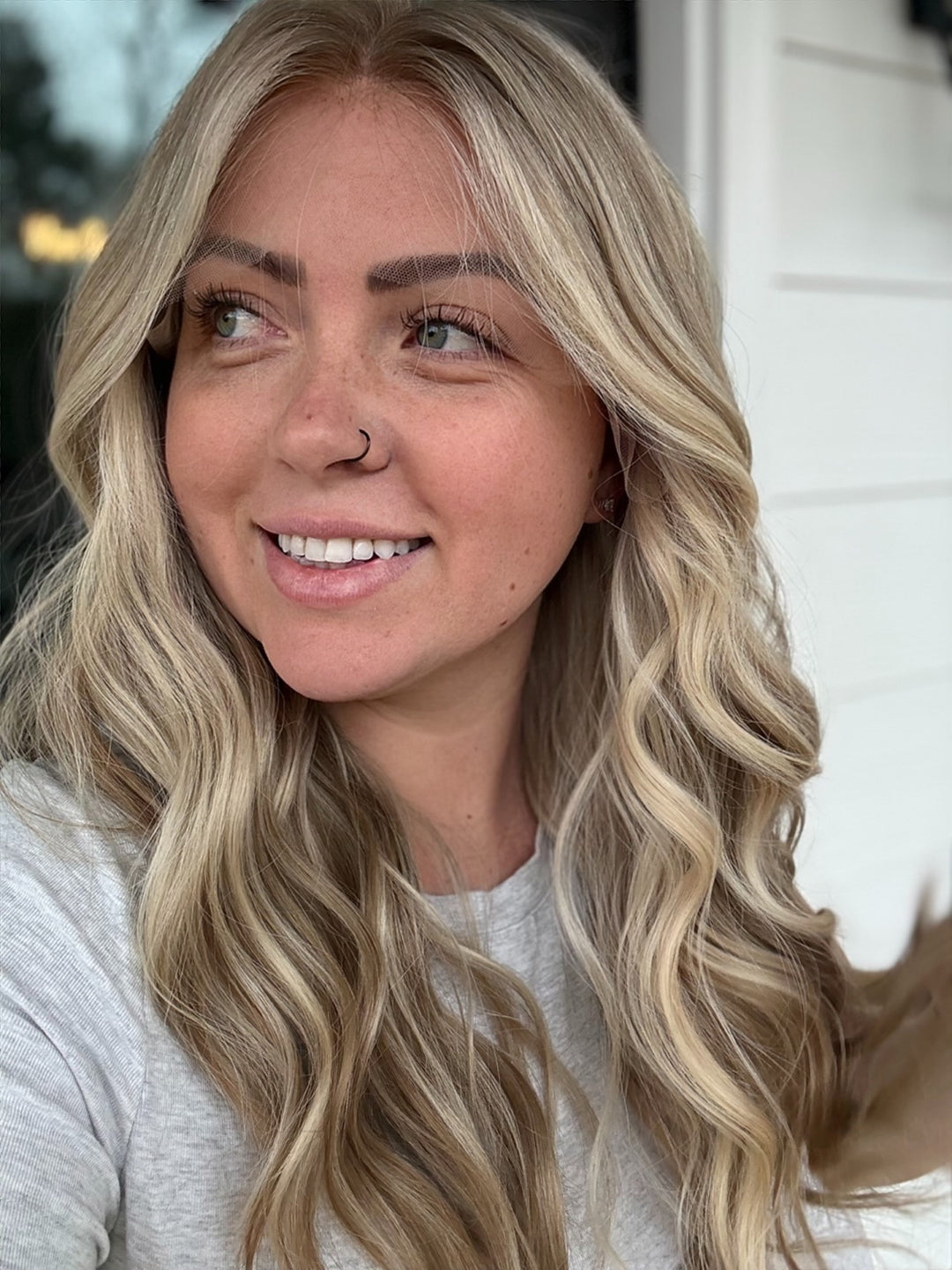 “Anniston” [M] 22” Lace Top Wig