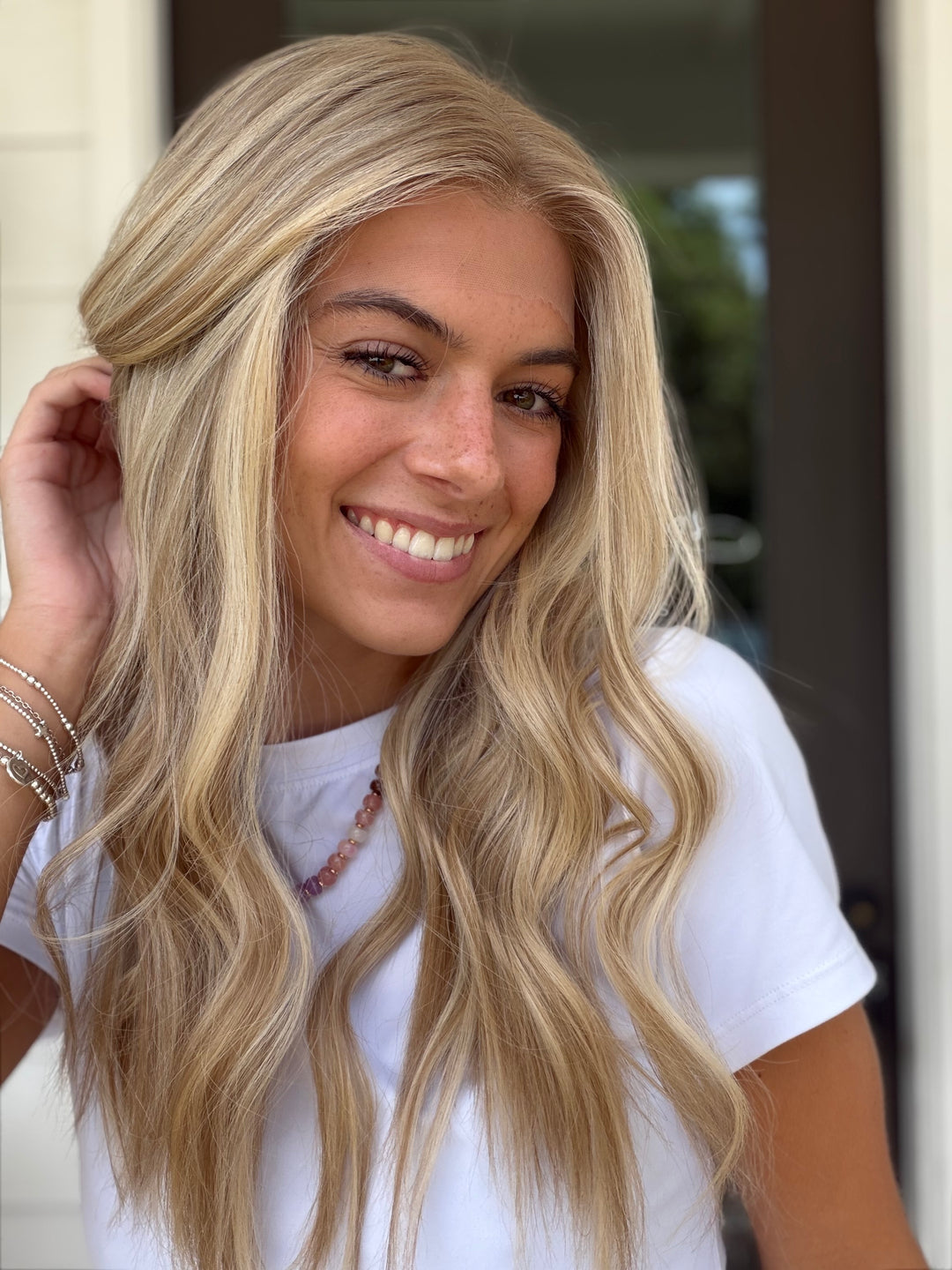 Anniston (M) 20” Lace Top Wig