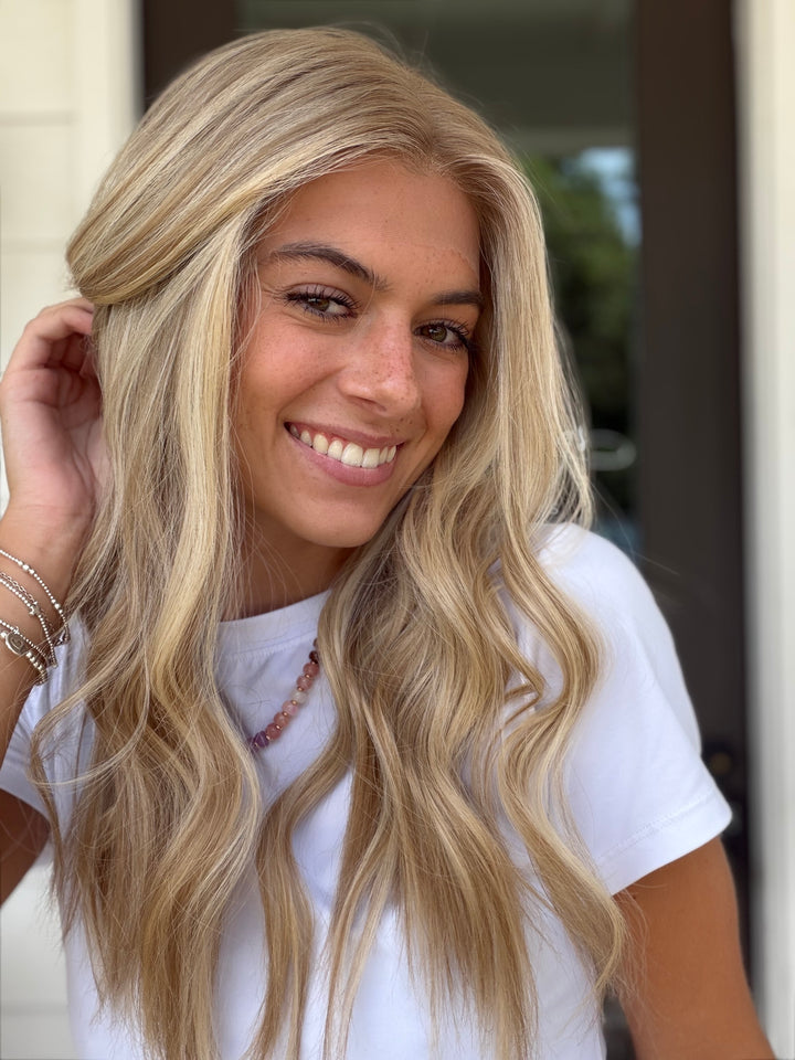 Anniston (M) 20” Lace Top Wig