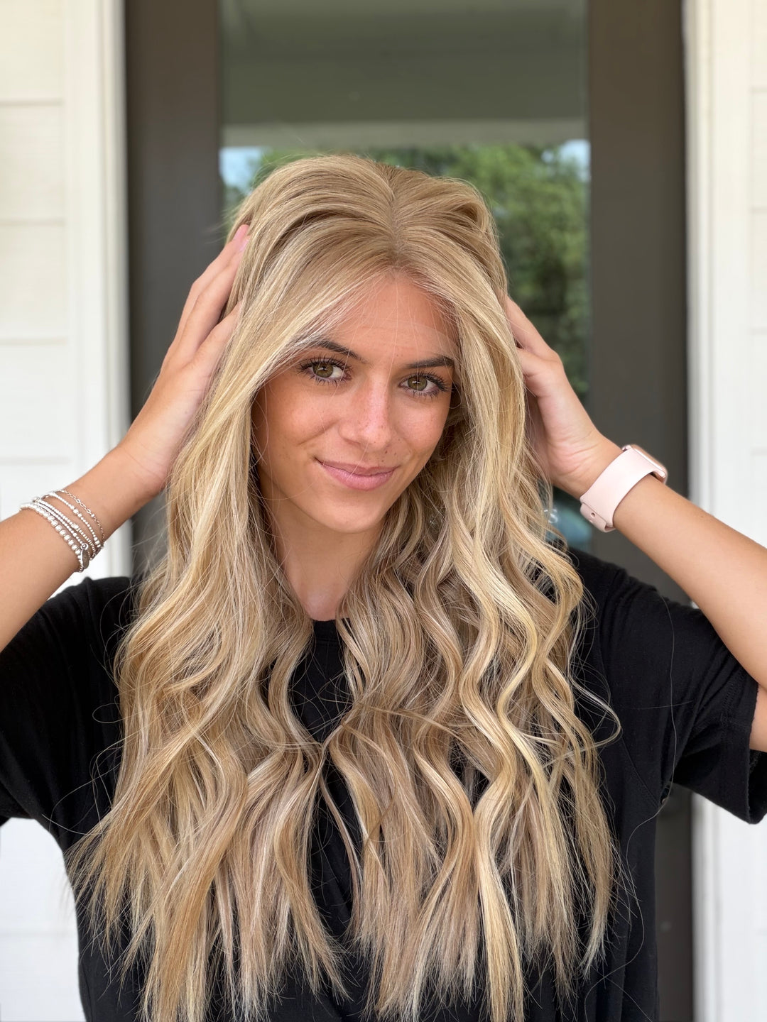 Anniston (L) 24” Lace Top Wig