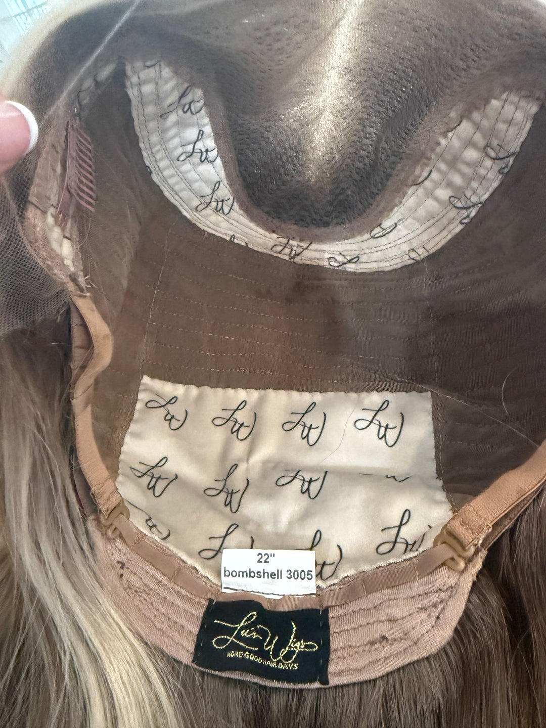 “B3005” [L] 22” Lace top wig