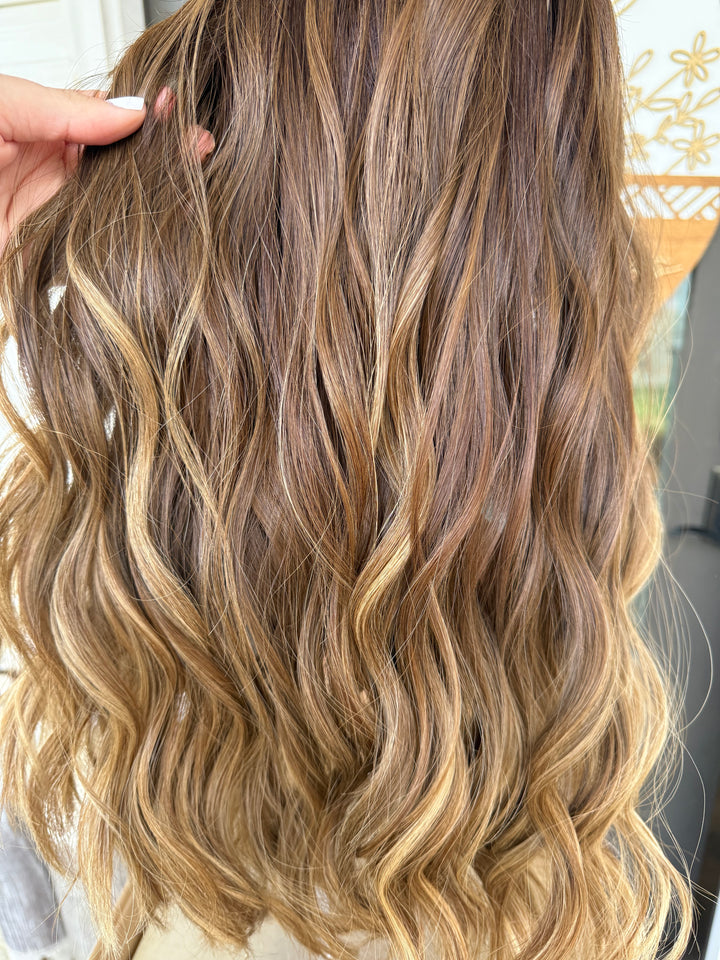 “Augusta” [M] 22” Lace Top Wig