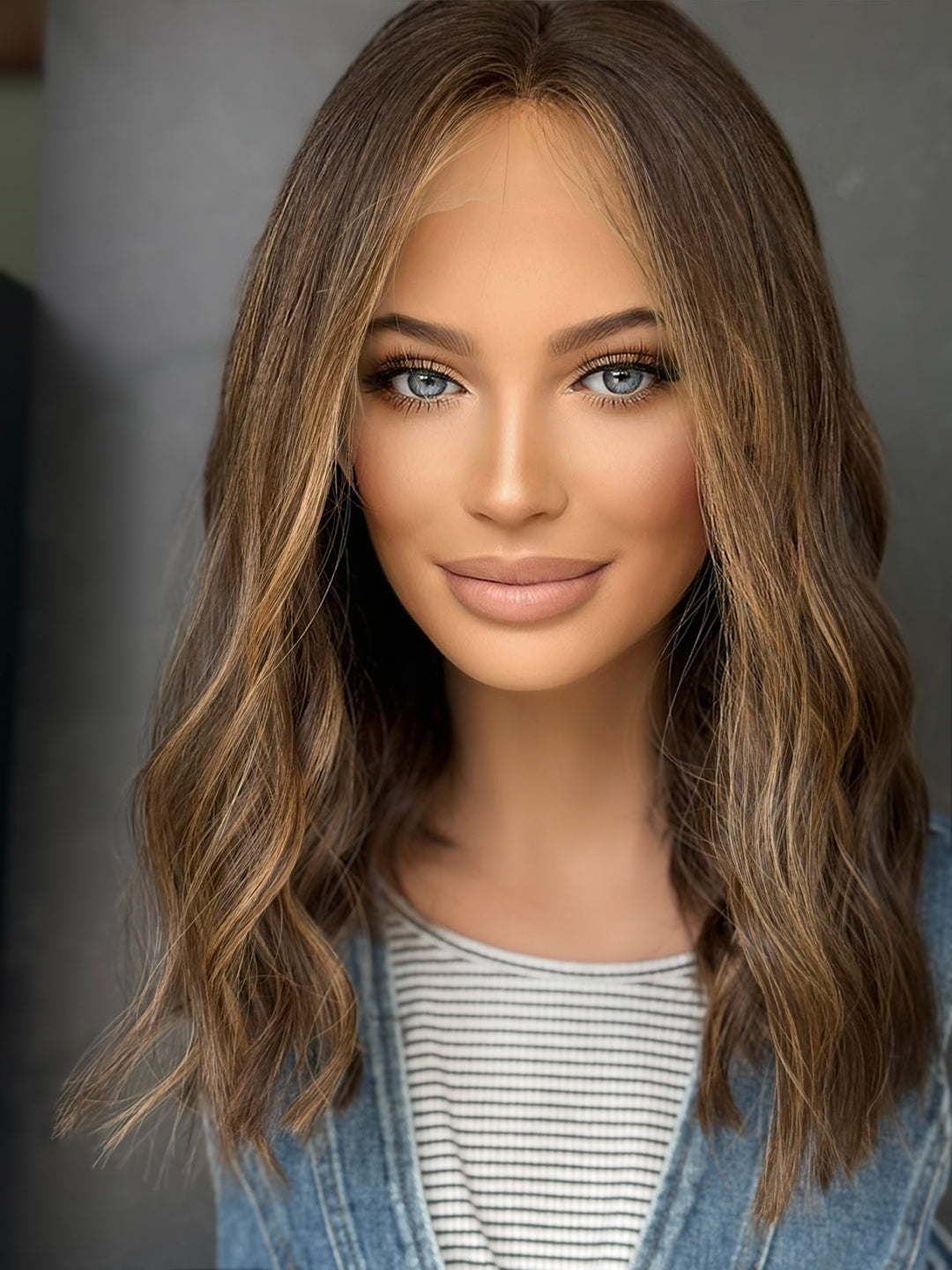 “Lisa” [M] 18” Lace top wig