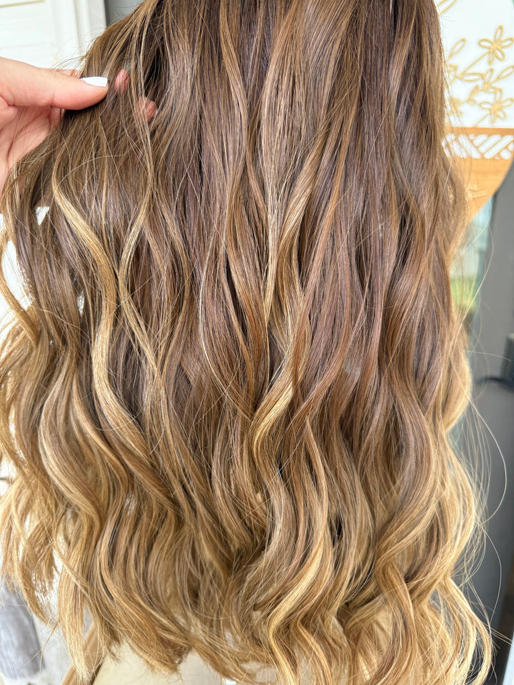 “Augusta” [M] 22” Lace Top Wig