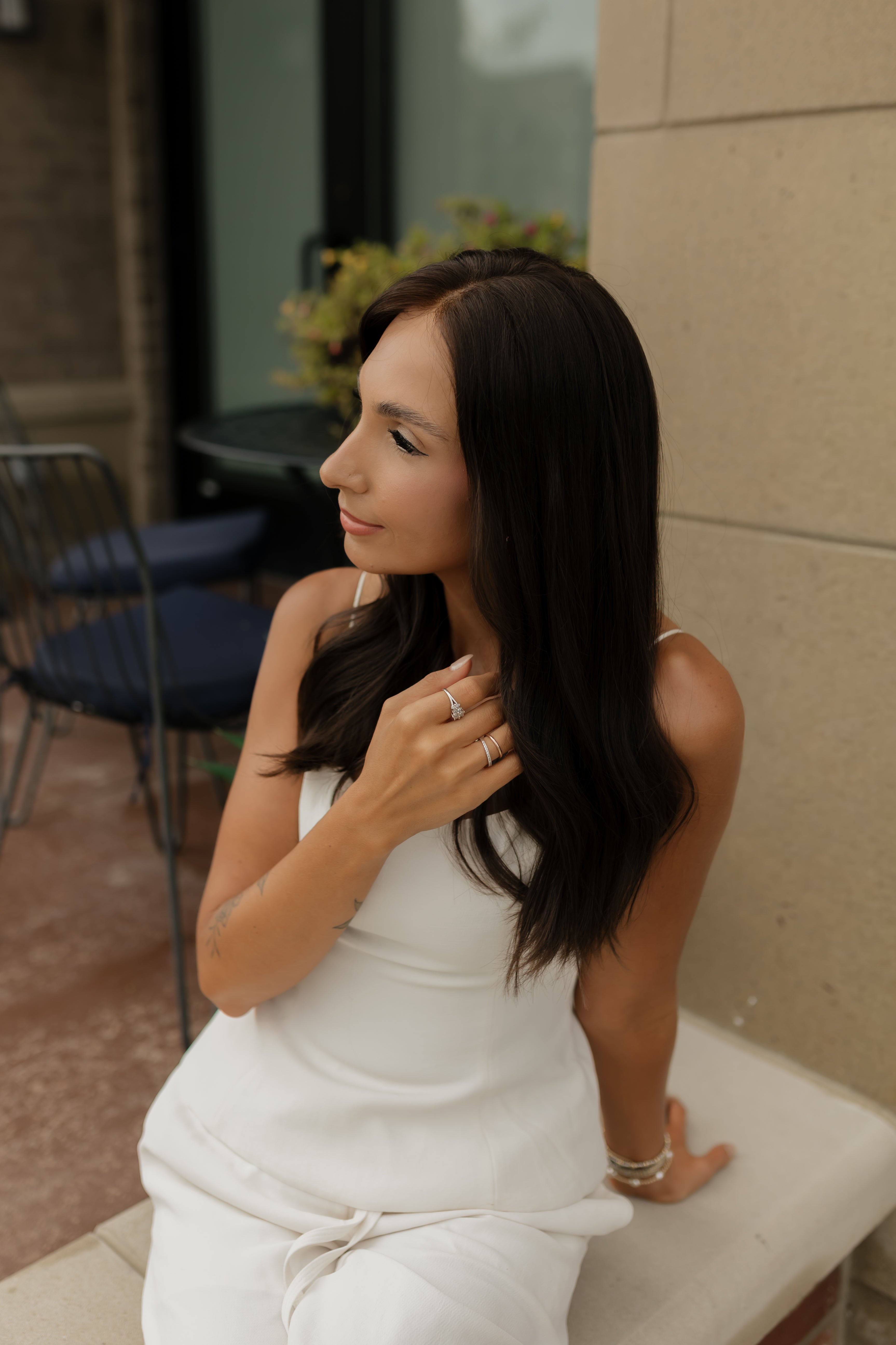 <b>Bella</b><br><u>xs</u> <br> <l> Classic European Collection </l> <br> 20” Lace Top Wig