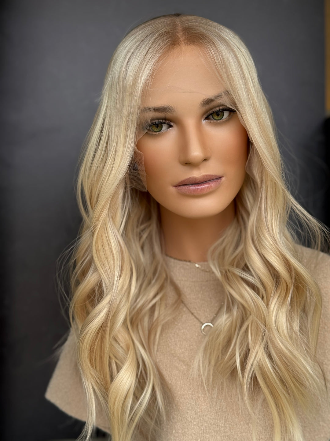 “Karli” [M] 20” Lace Top Wig