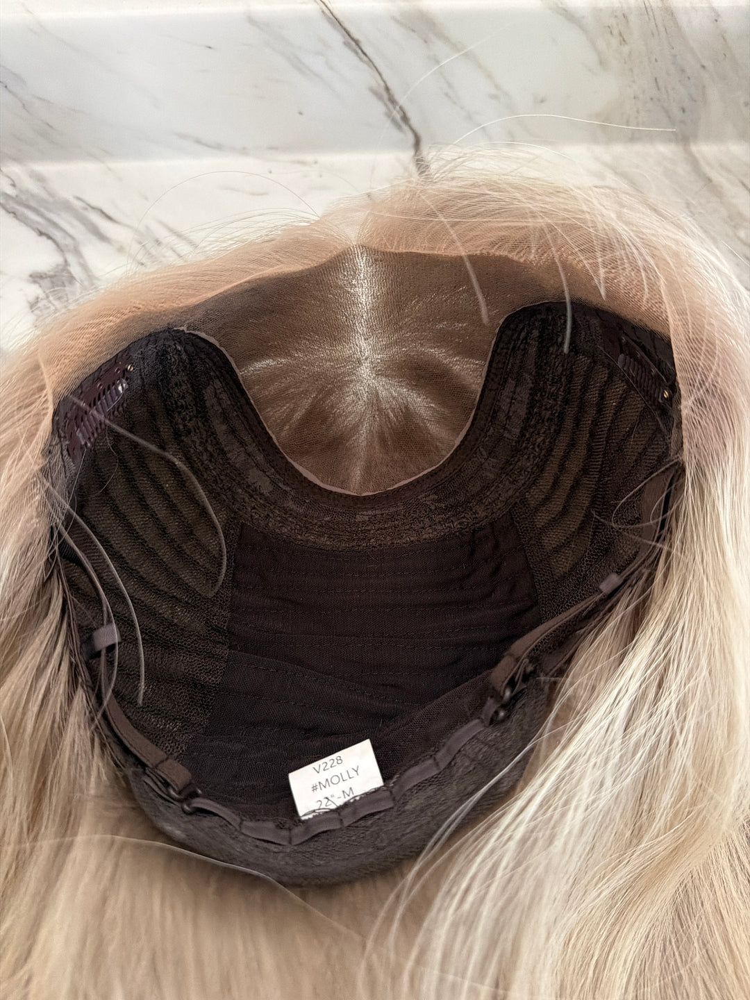 Mo (M) 22” Lace Top Wig