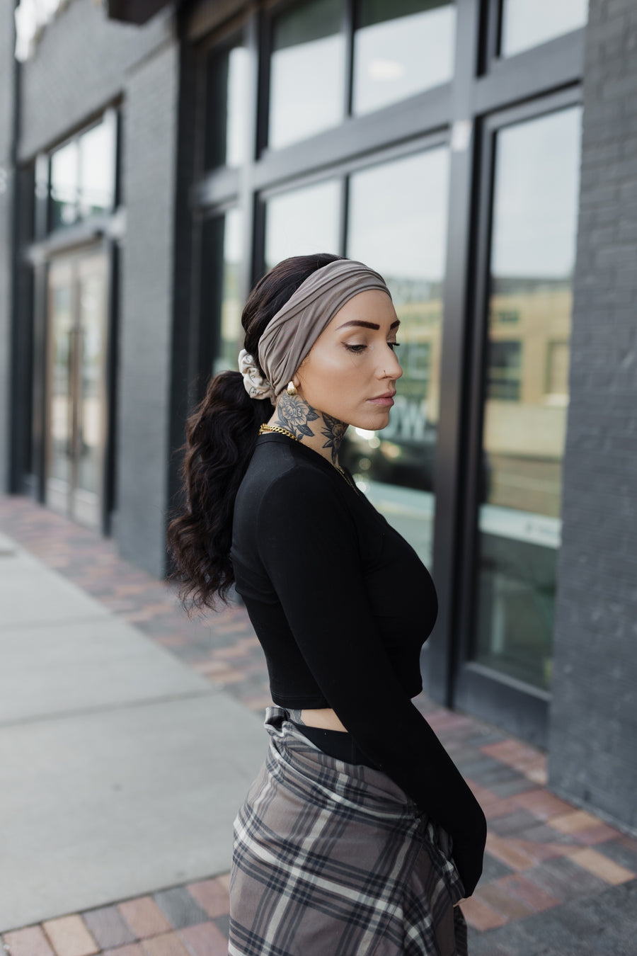 “Wavy Halle” Everyday Headband Wig [M] 22”
