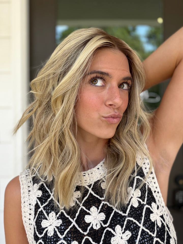“Sandy” 14” [S] Lace top wig