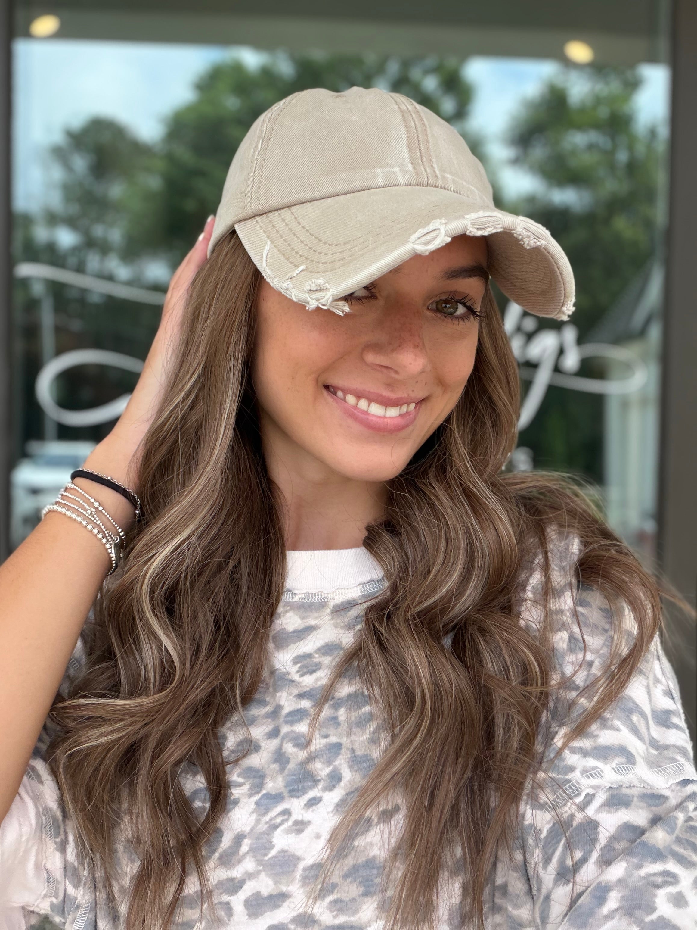 RESALE: SS-0003 “Kathy” Hat Wig (M) 22”