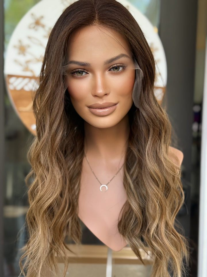 “Augusta” [M] 22” Lace Top Wig