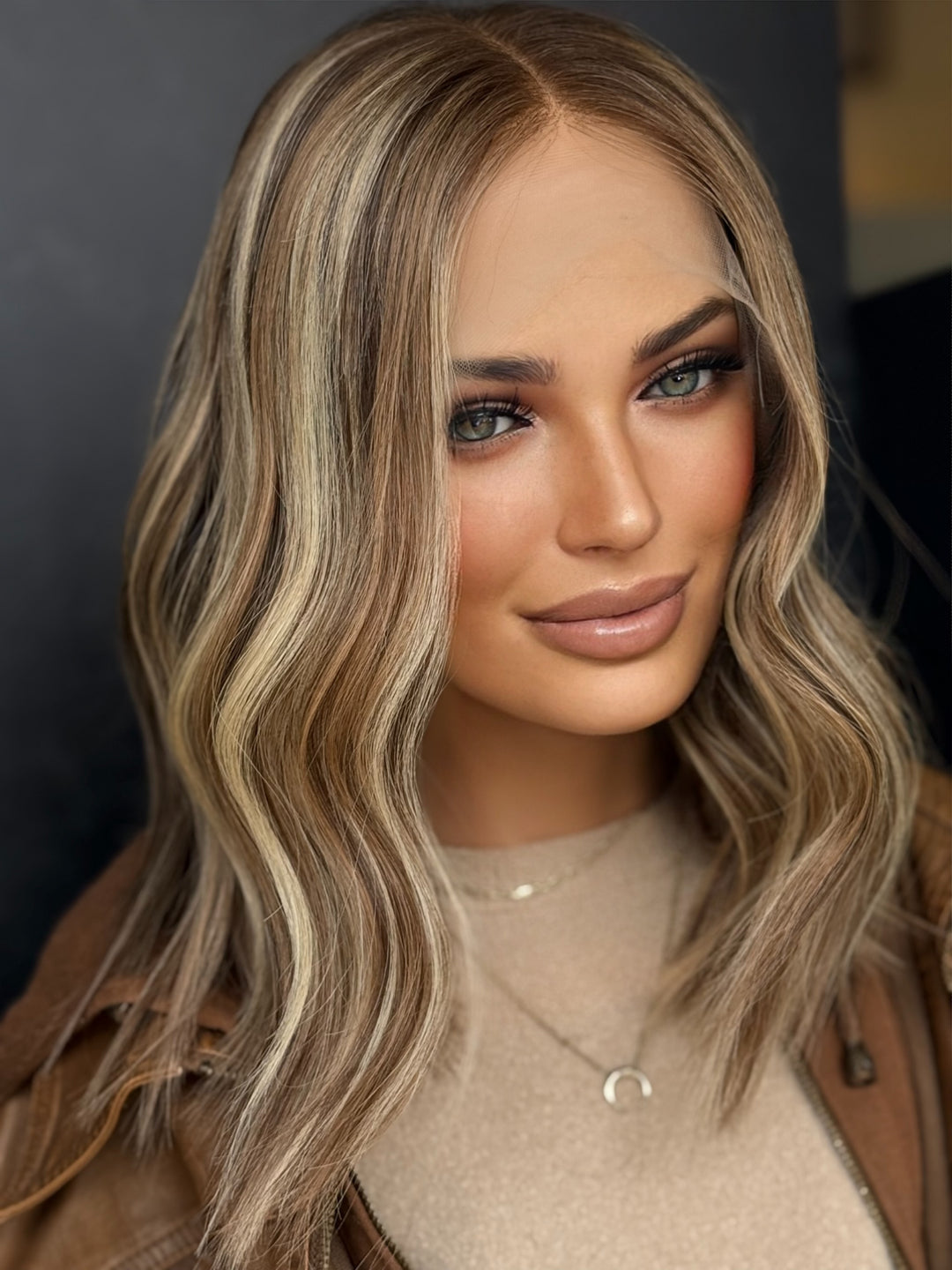 “Khloe” [L] 14” Lace Top Wig