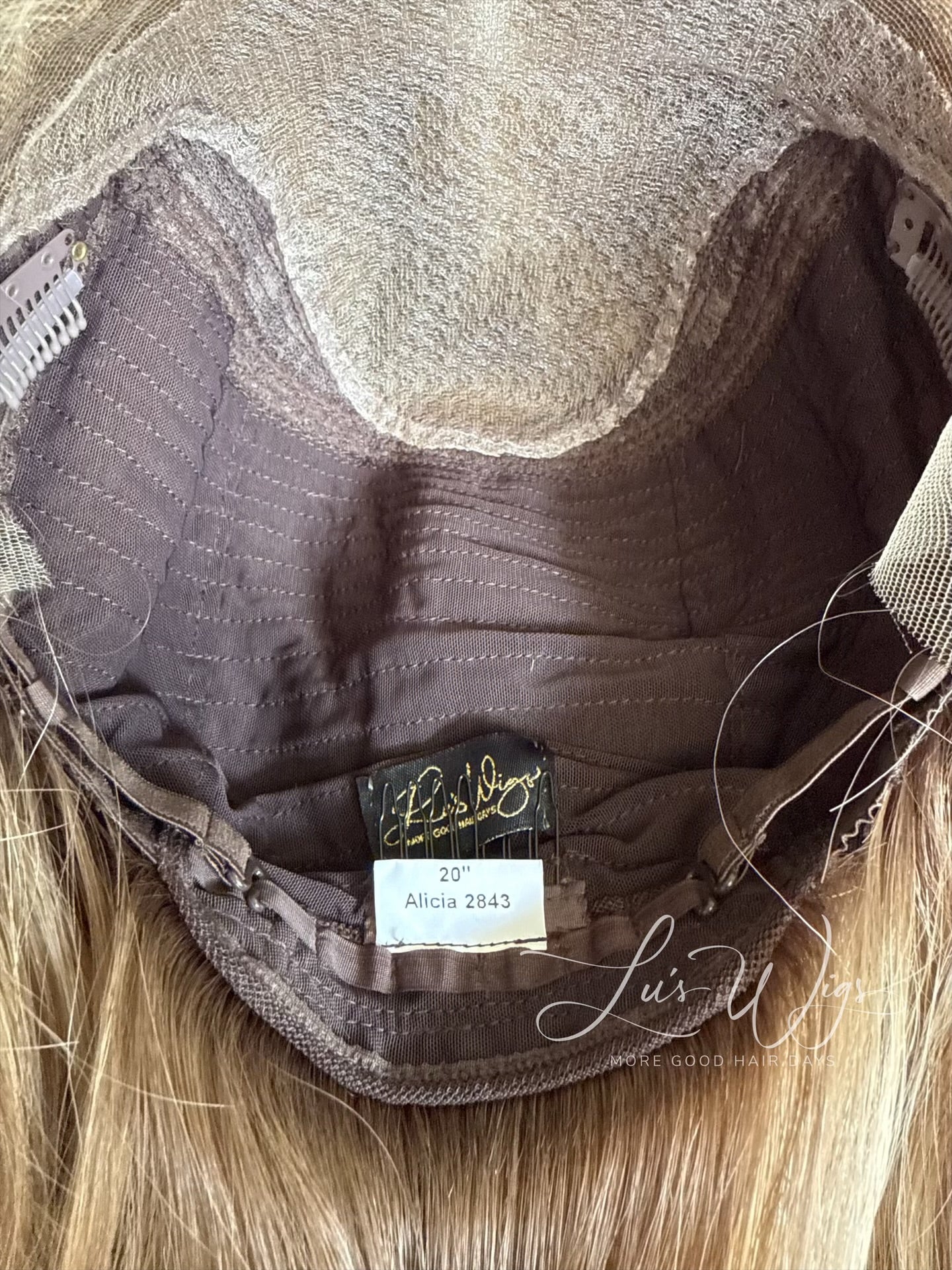 “Alicia” [M] 20” Lace Top Wig