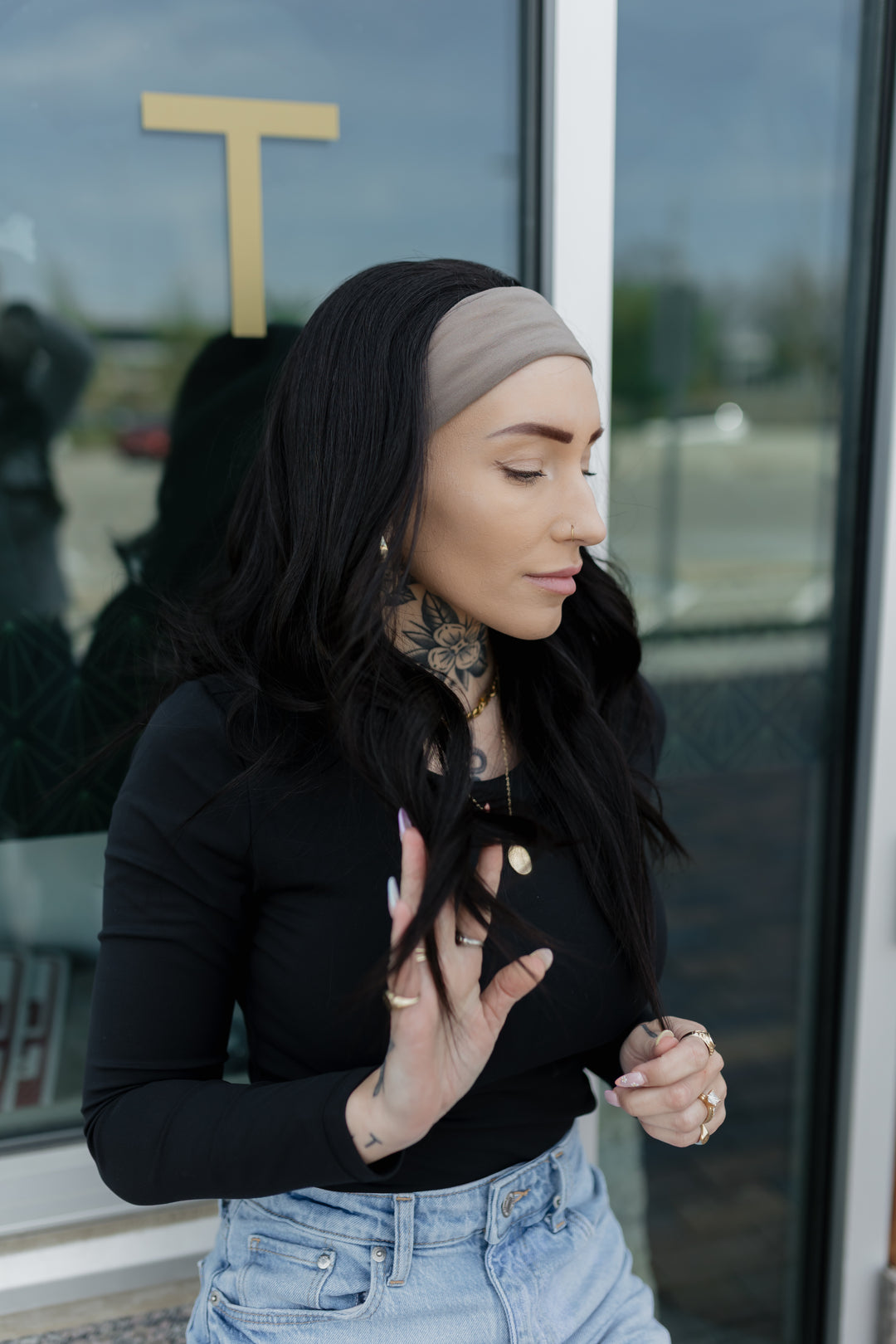 “Halle” Everyday Headband Wig [M] 22”