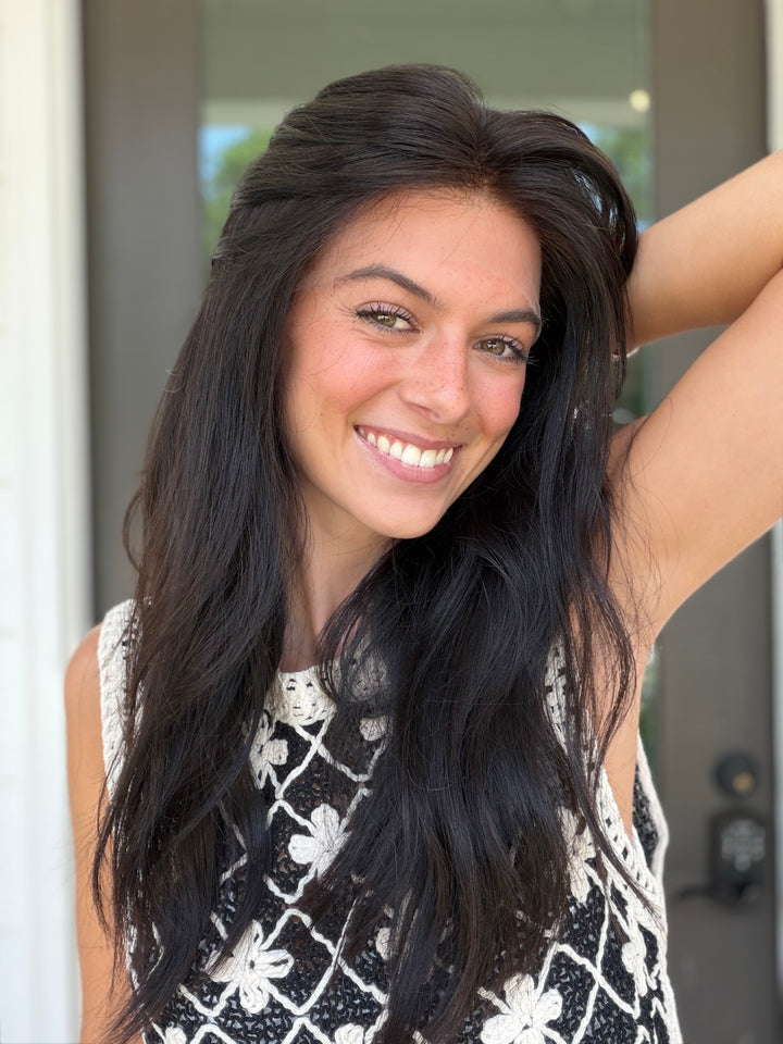 “Jordyn” [m] 22” Lace top wig