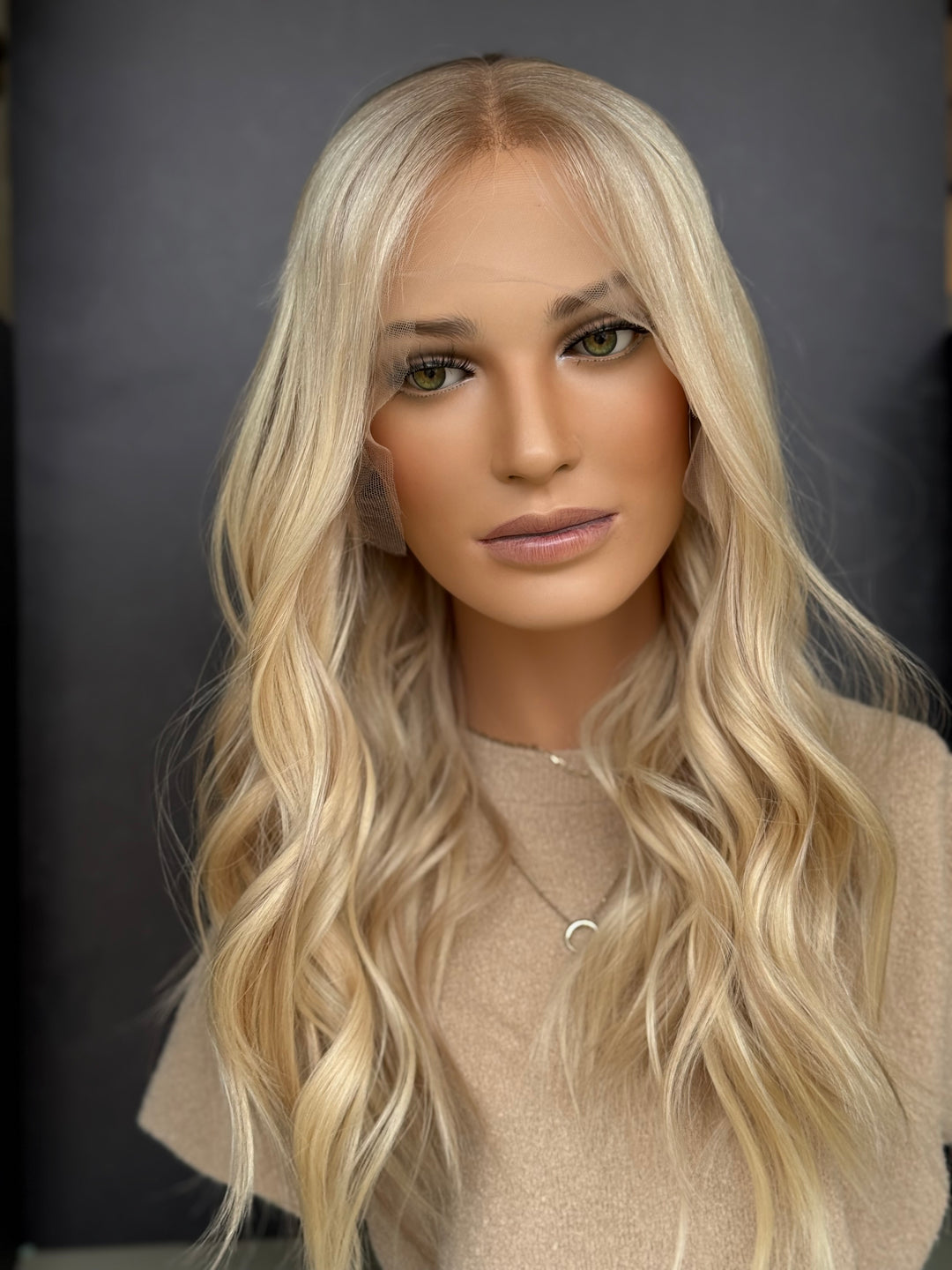 “Karli” [M] 20” Lace Top Wig