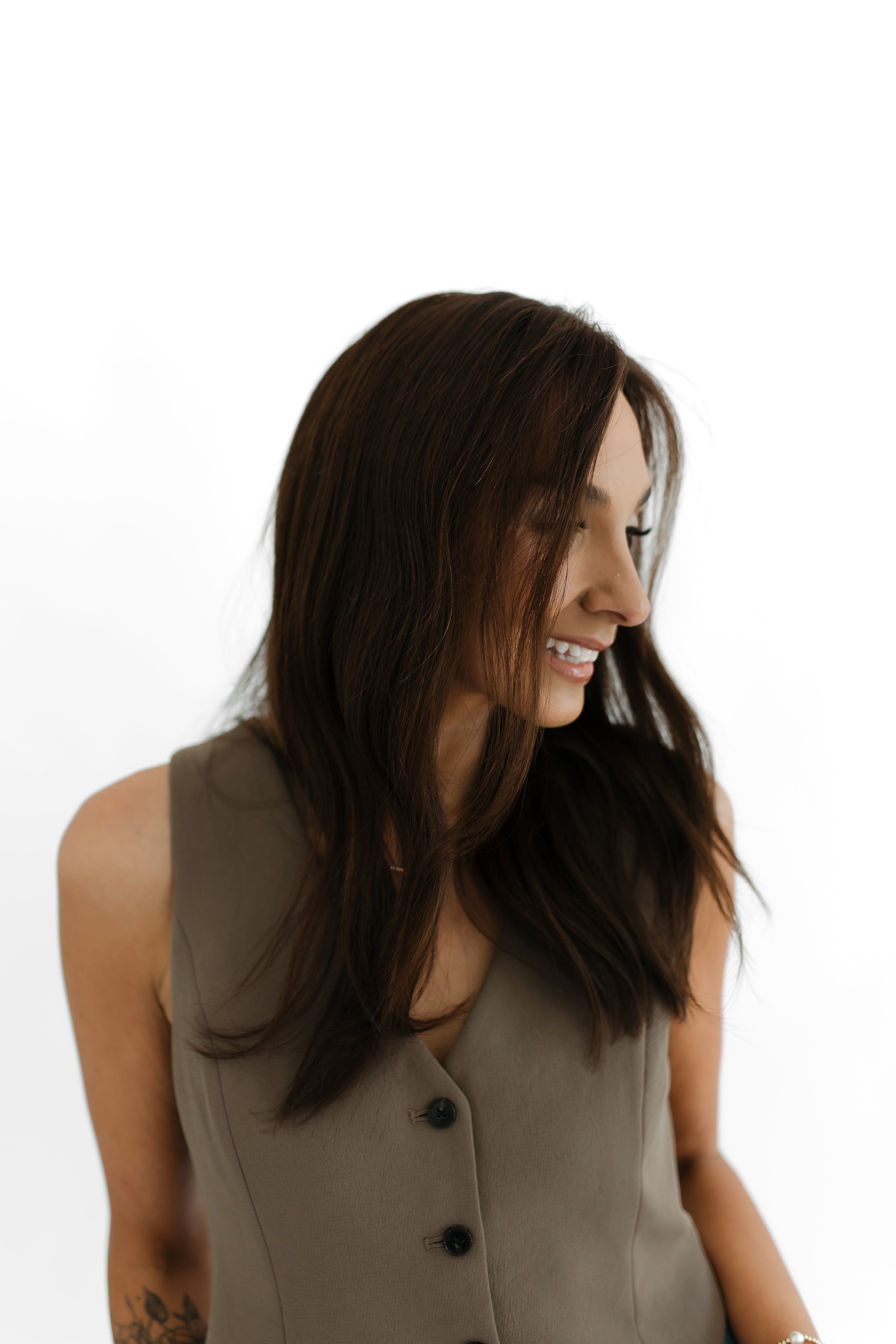 <b>Chocolate Brown</b><br> <I>Essentials Collection</I> <br> 18” Lace Top Wig