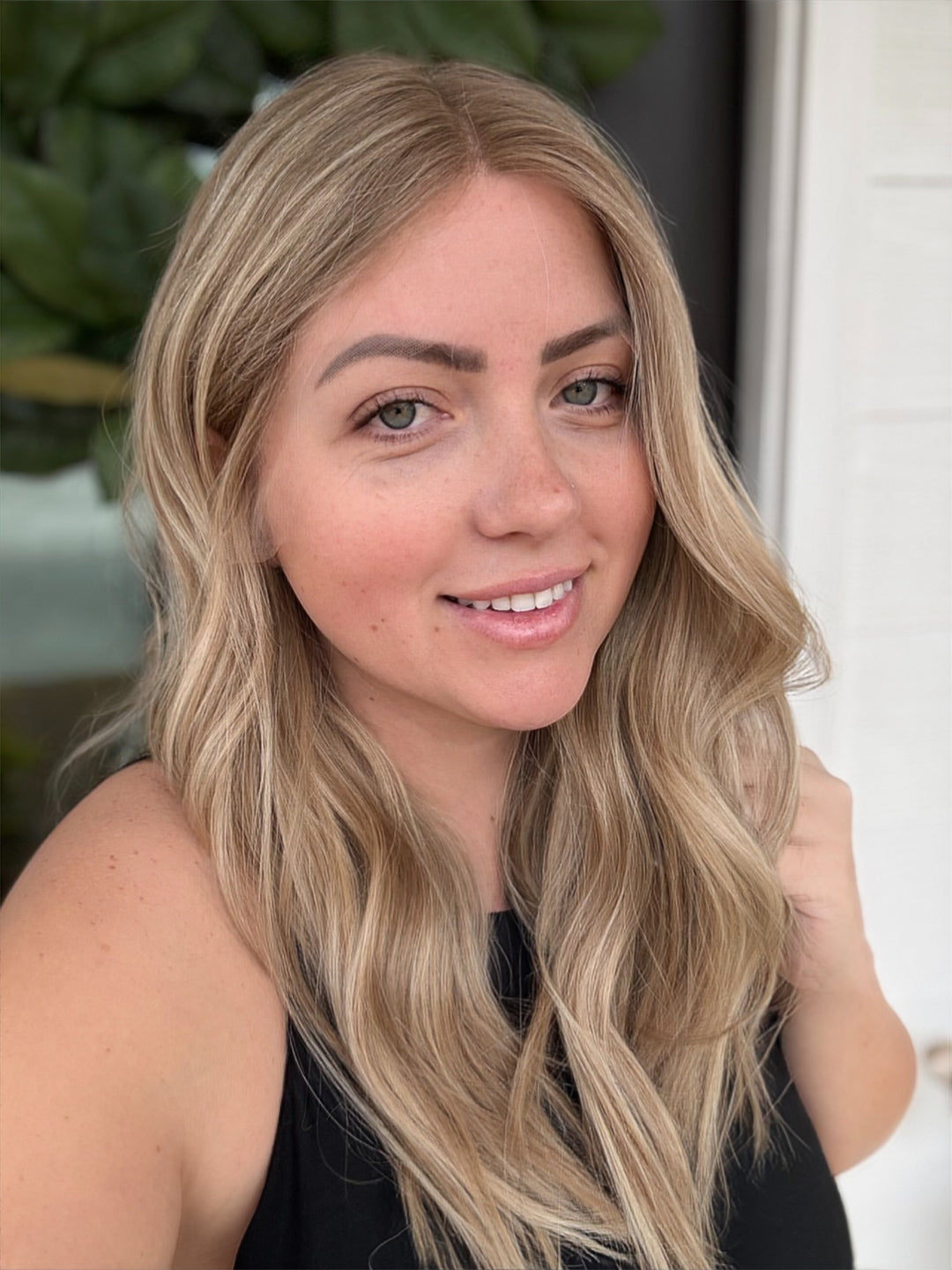 “Anniston” [M] 20” Lace Top Wig