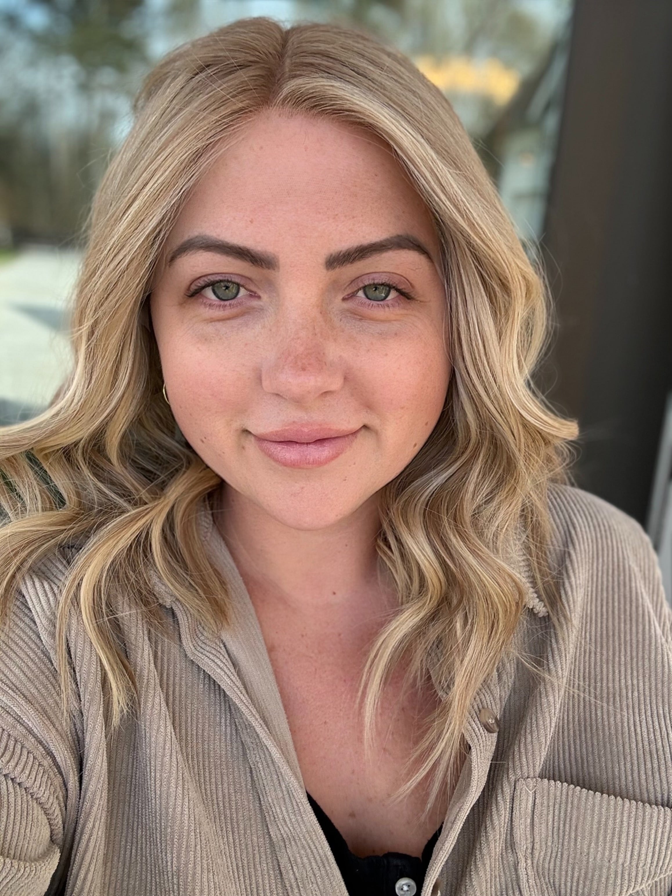 Julianne [M] Lace Top Wig Fully Handied